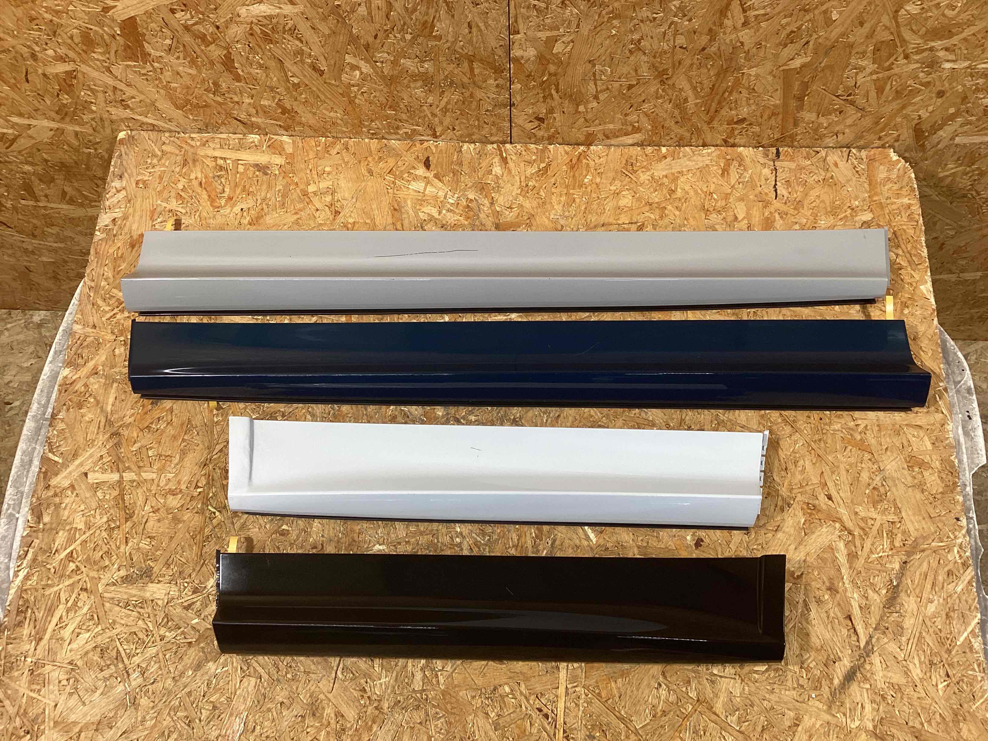 Молдинг двери передней правой Porsche Cayenne 241125-108