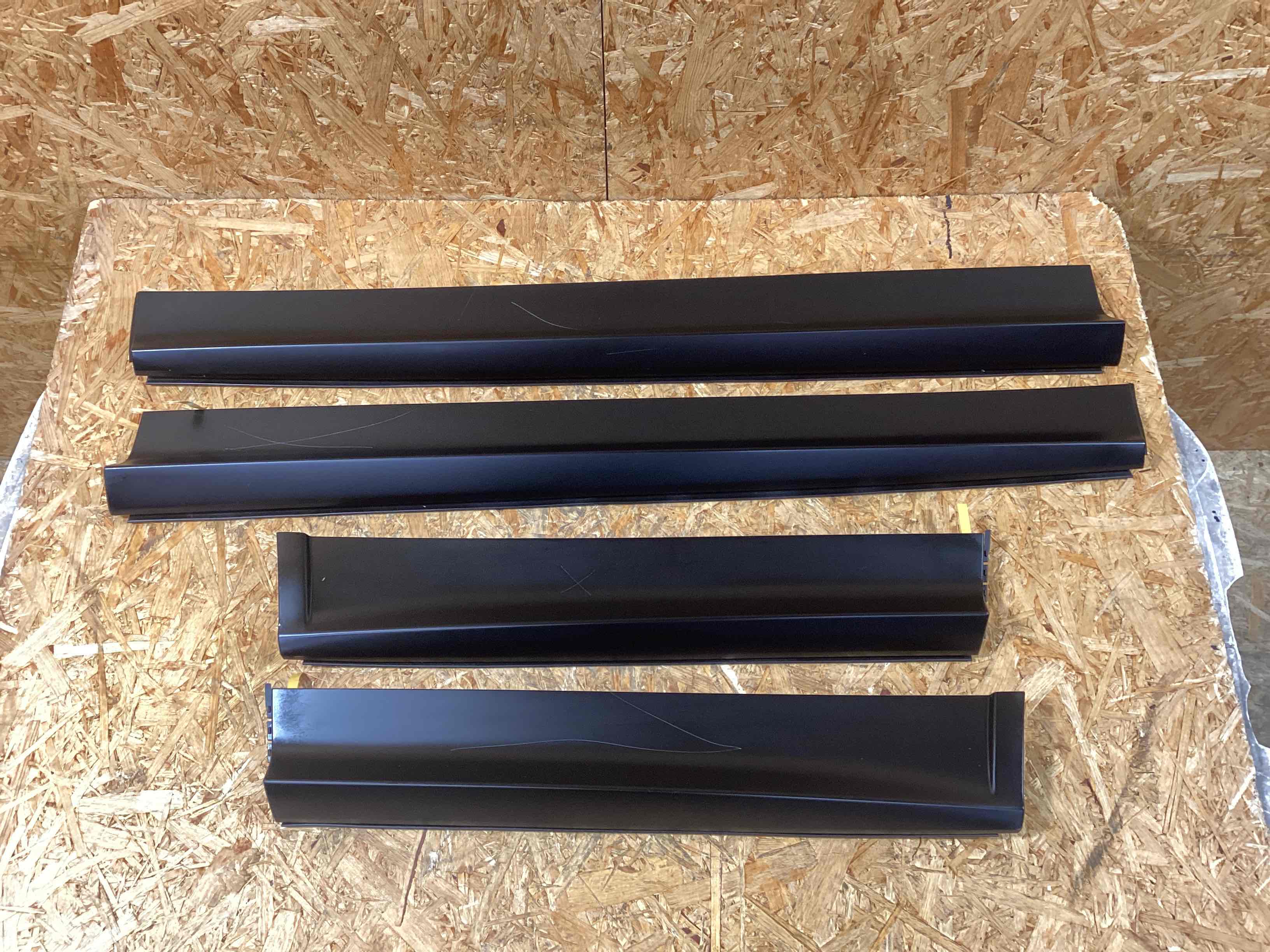 Молдинг двери задней правой Porsche Cayenne 241125-113