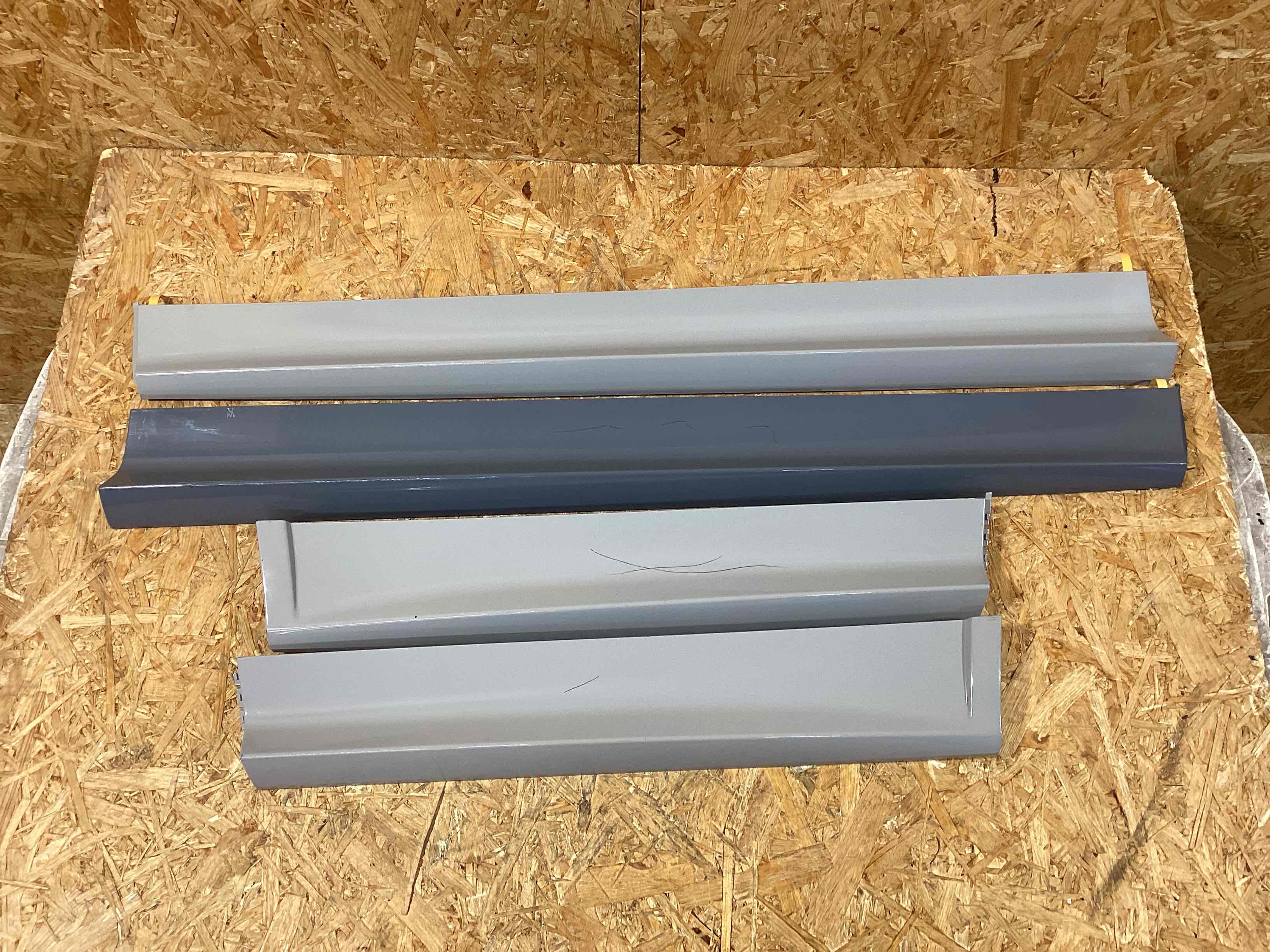 Молдинг двери передней левой Porsche Cayenne 241125-115