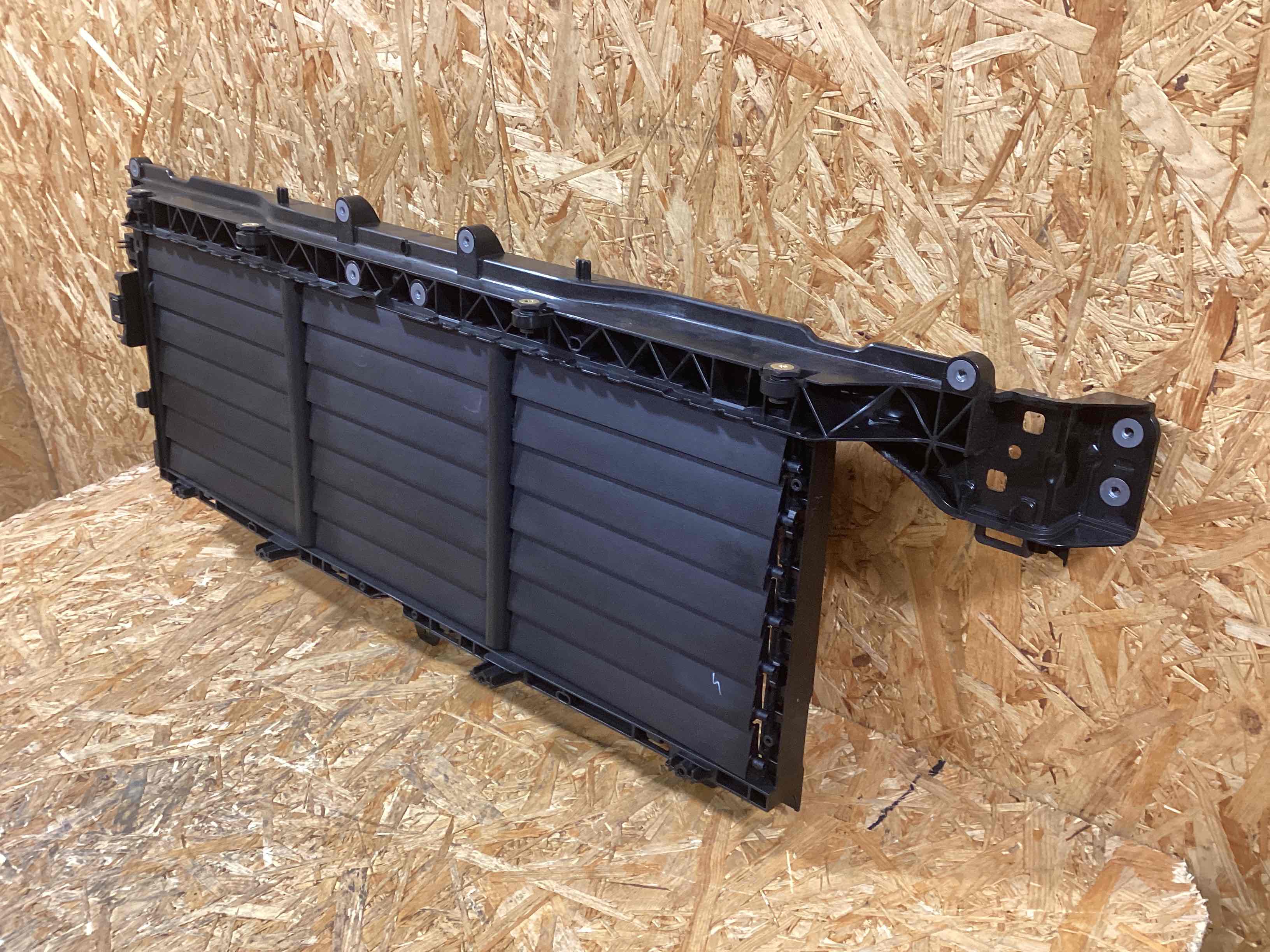 Жалюзи радиатора Porsche Cayenne 241125-123