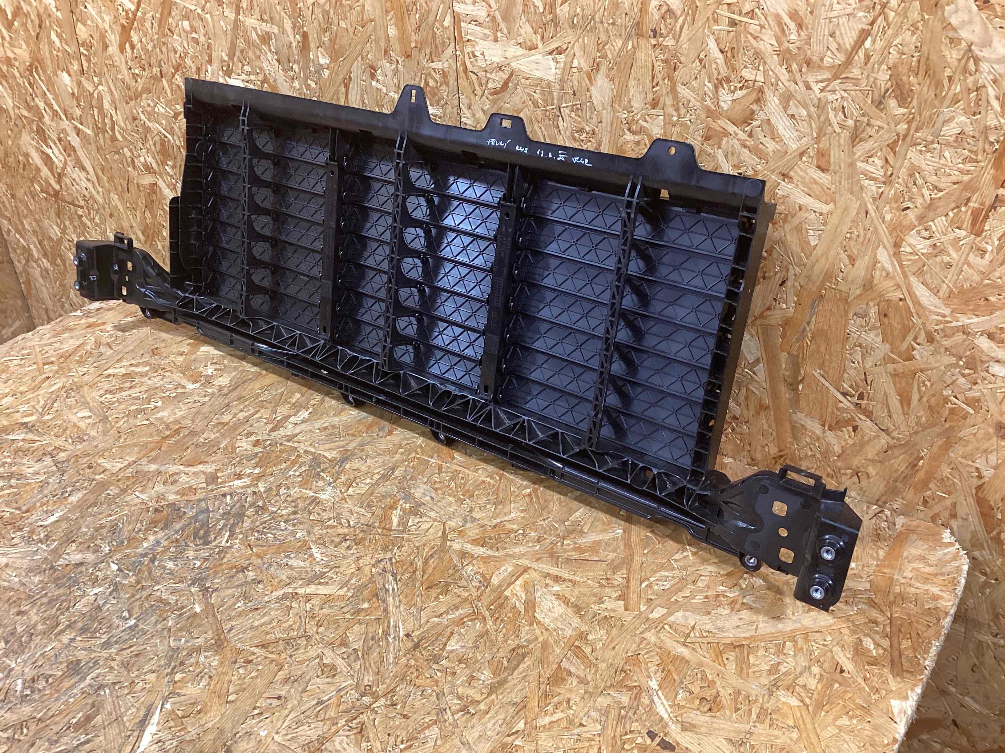 Жалюзи радиатора Porsche Cayenne 241125-123