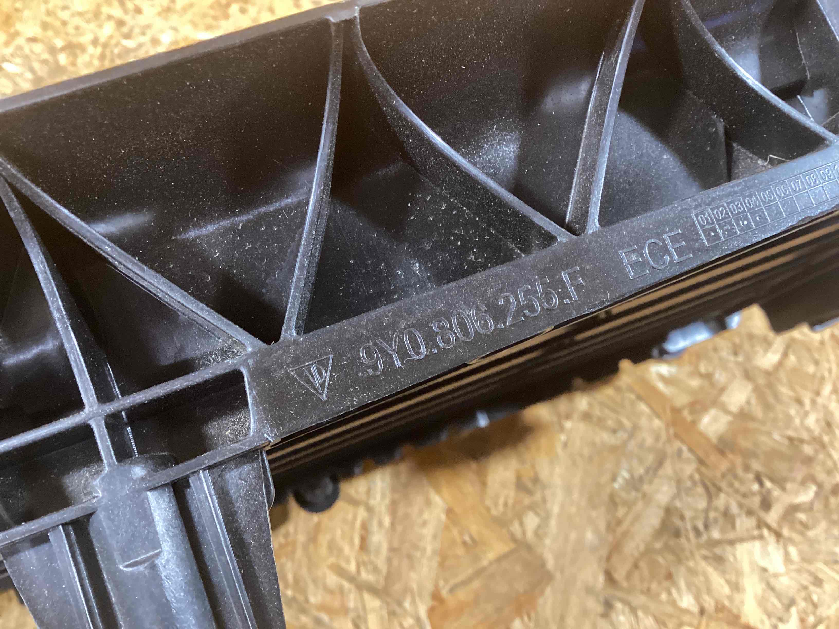 Жалюзи радиатора Porsche Cayenne 241125-123