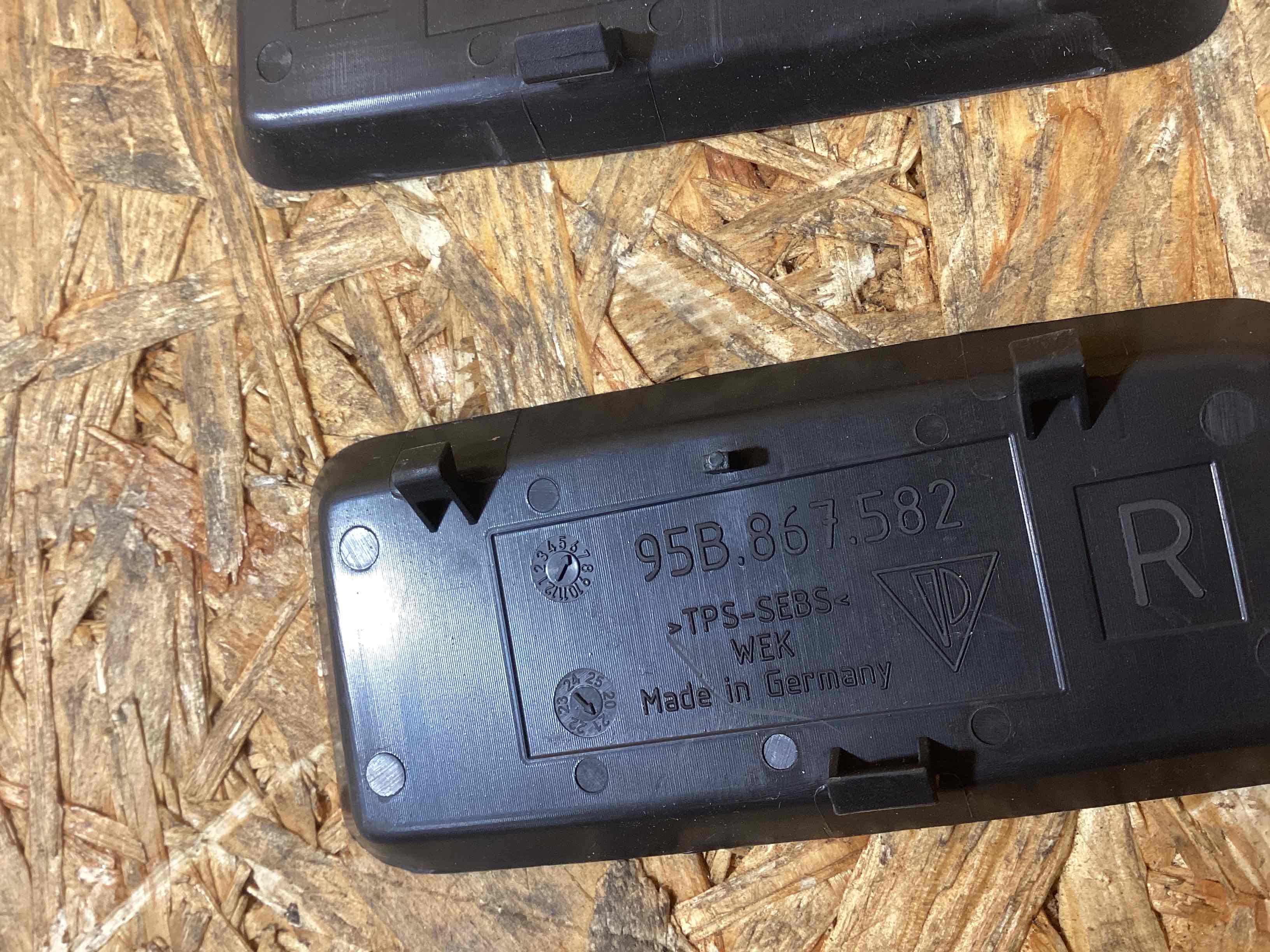 Элемент отделки салона, багажника Porsche Macan 241125-124