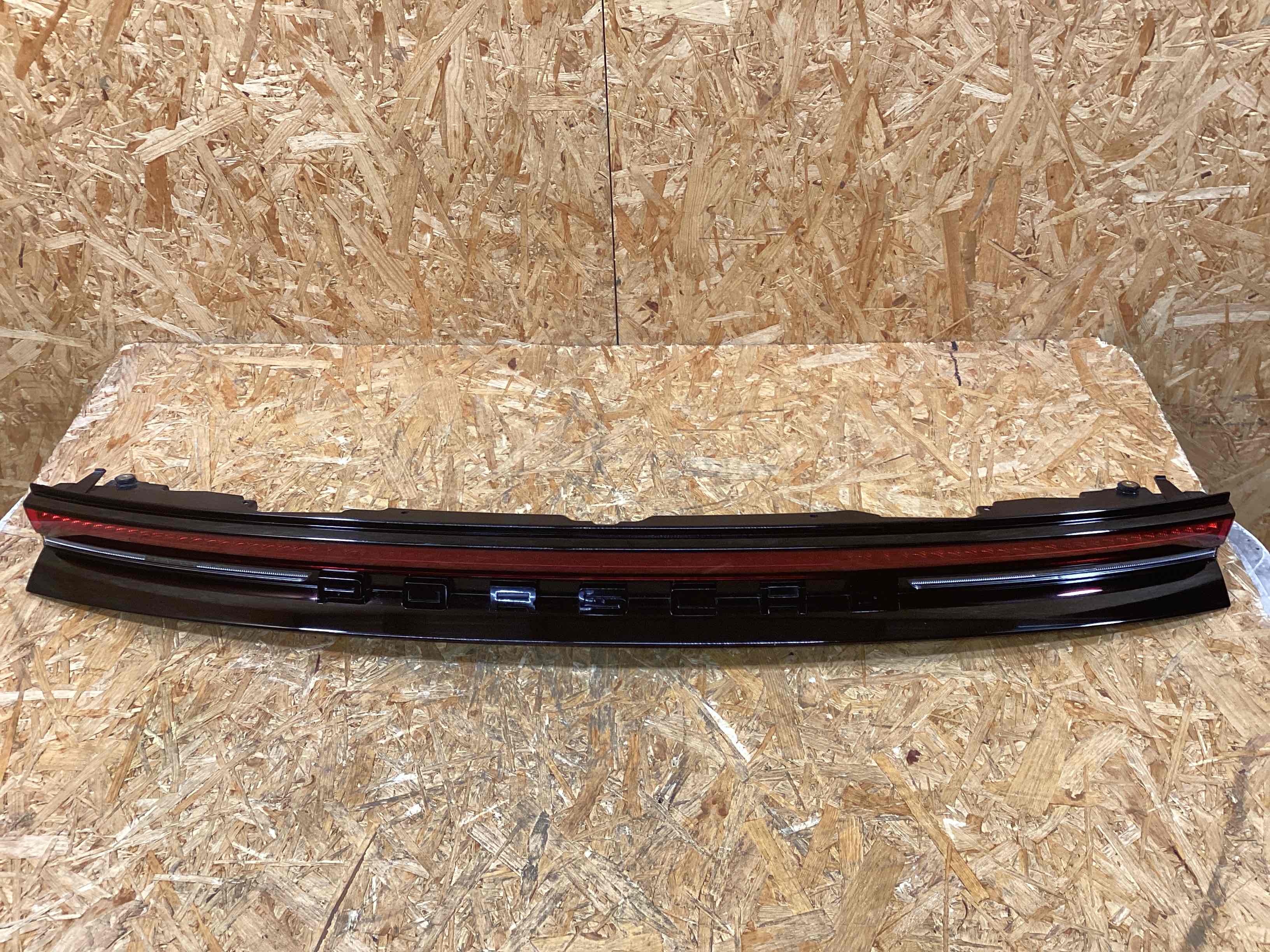 Фонарь стоп-сигнал Porsche Panamera 241125-125