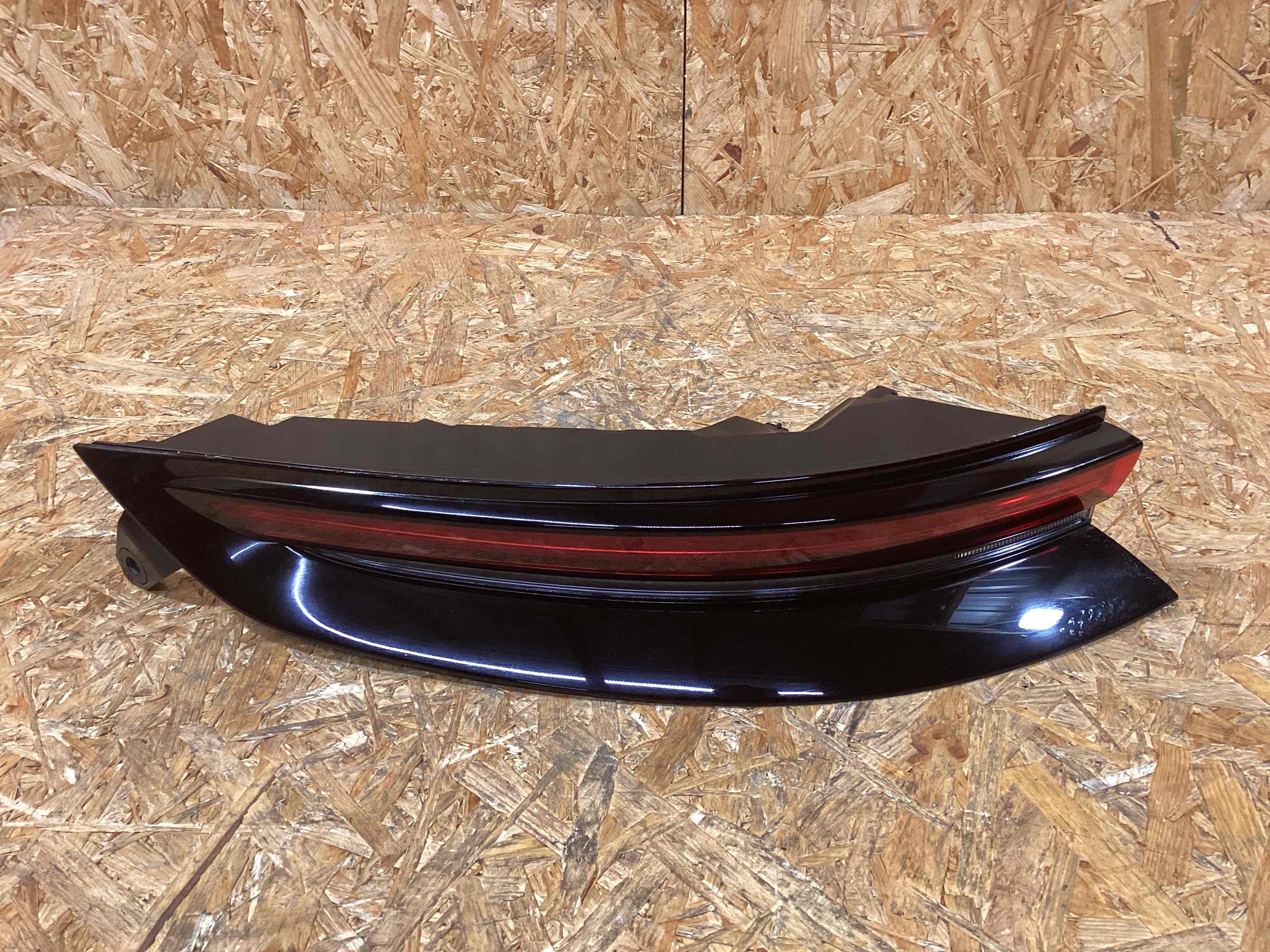 Фонарь задний левый Porsche Panamera 241125-126