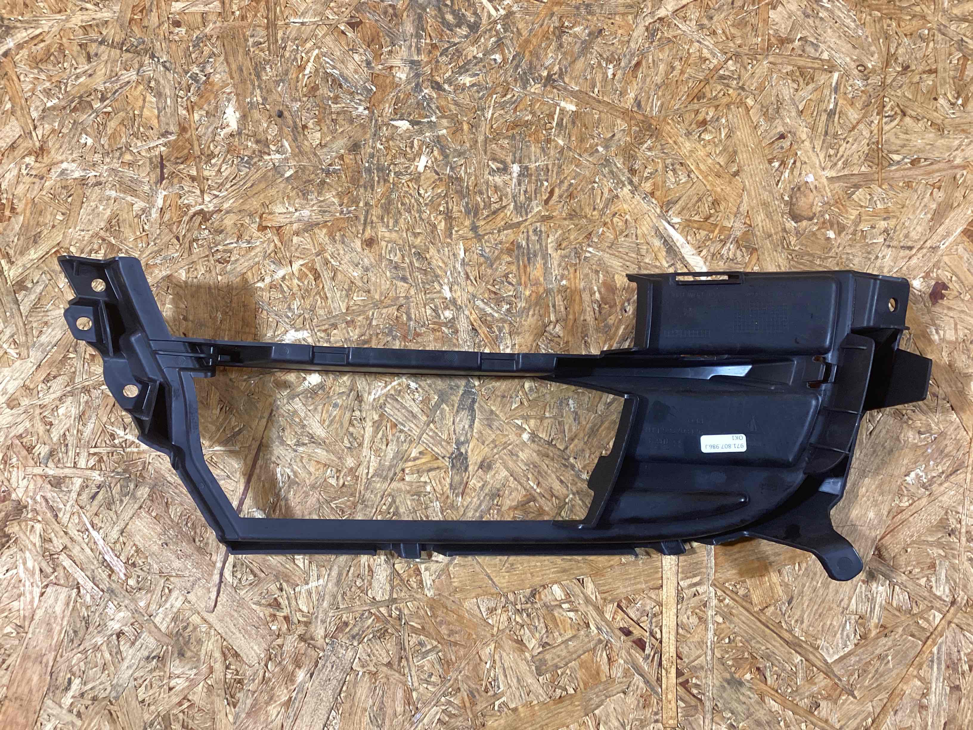 Заглушка, вставка (решетка) в бампер Porsche Panamera 241125-128