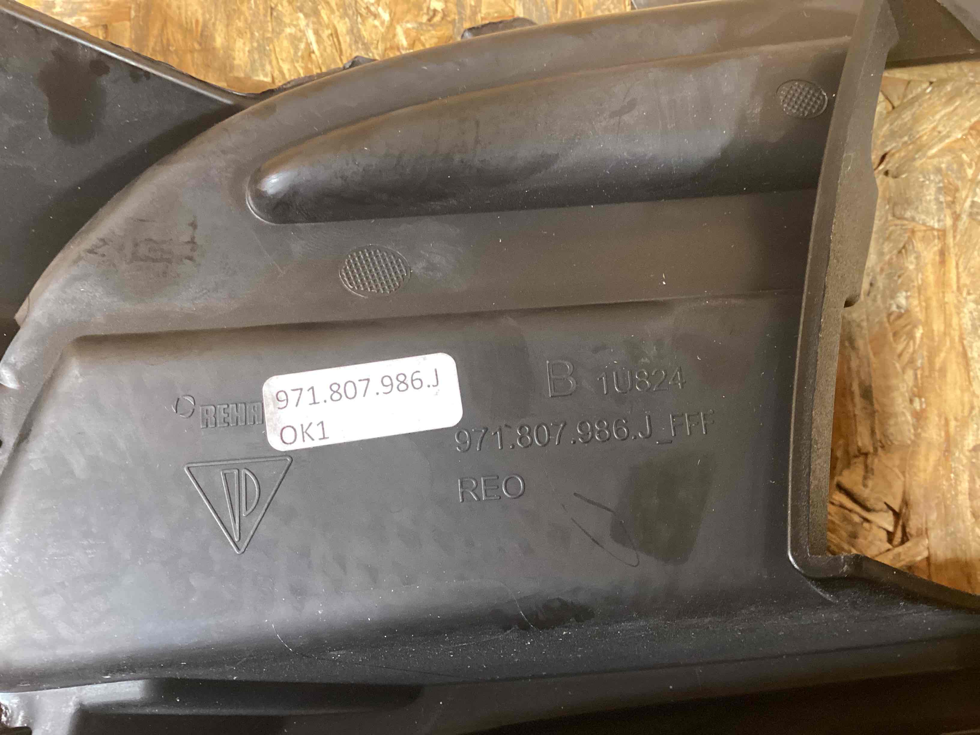 Заглушка, вставка (решетка) в бампер Porsche Panamera 241125-128