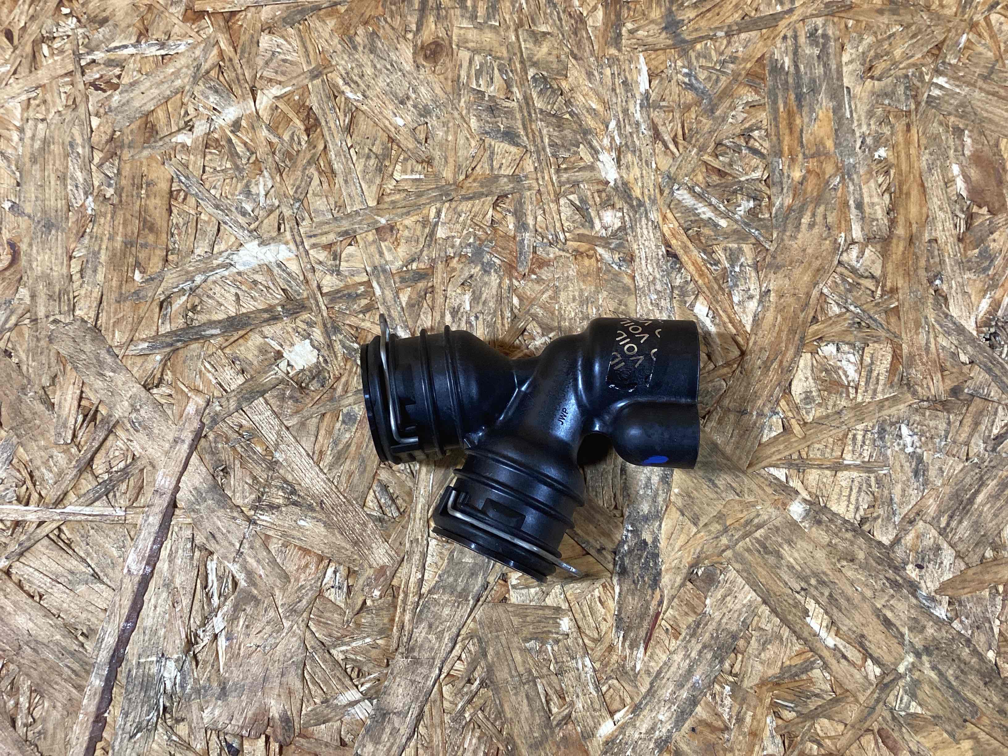 Патрубок Porsche Cayman 241125-129