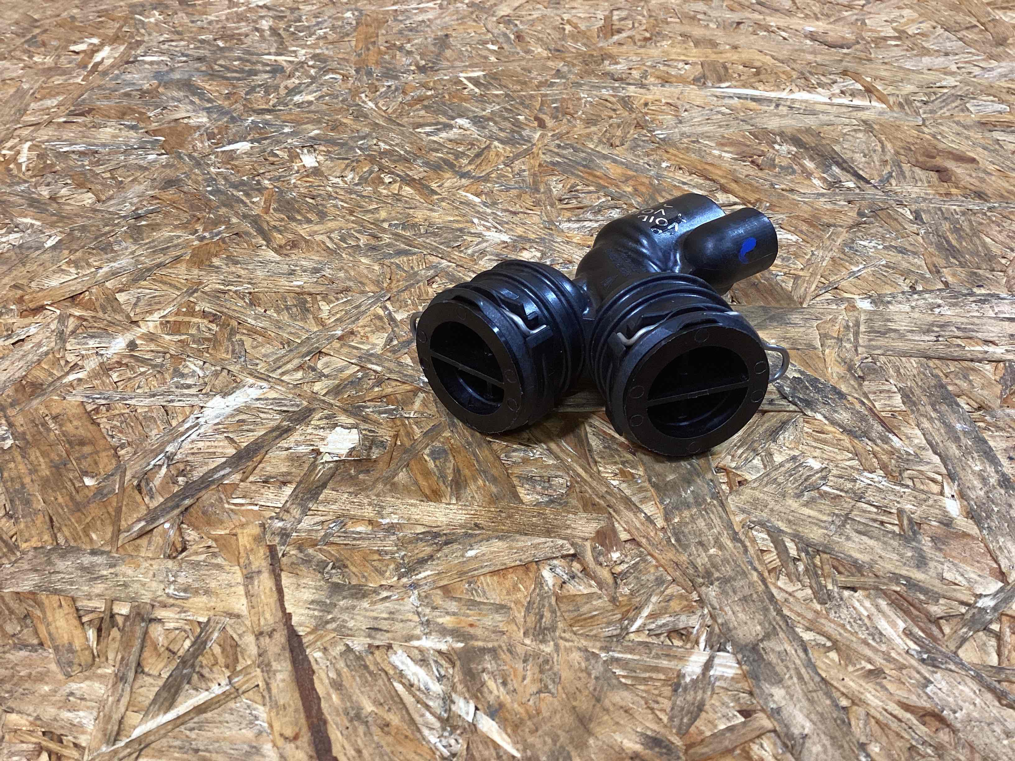 Патрубок Porsche Cayman 241125-129