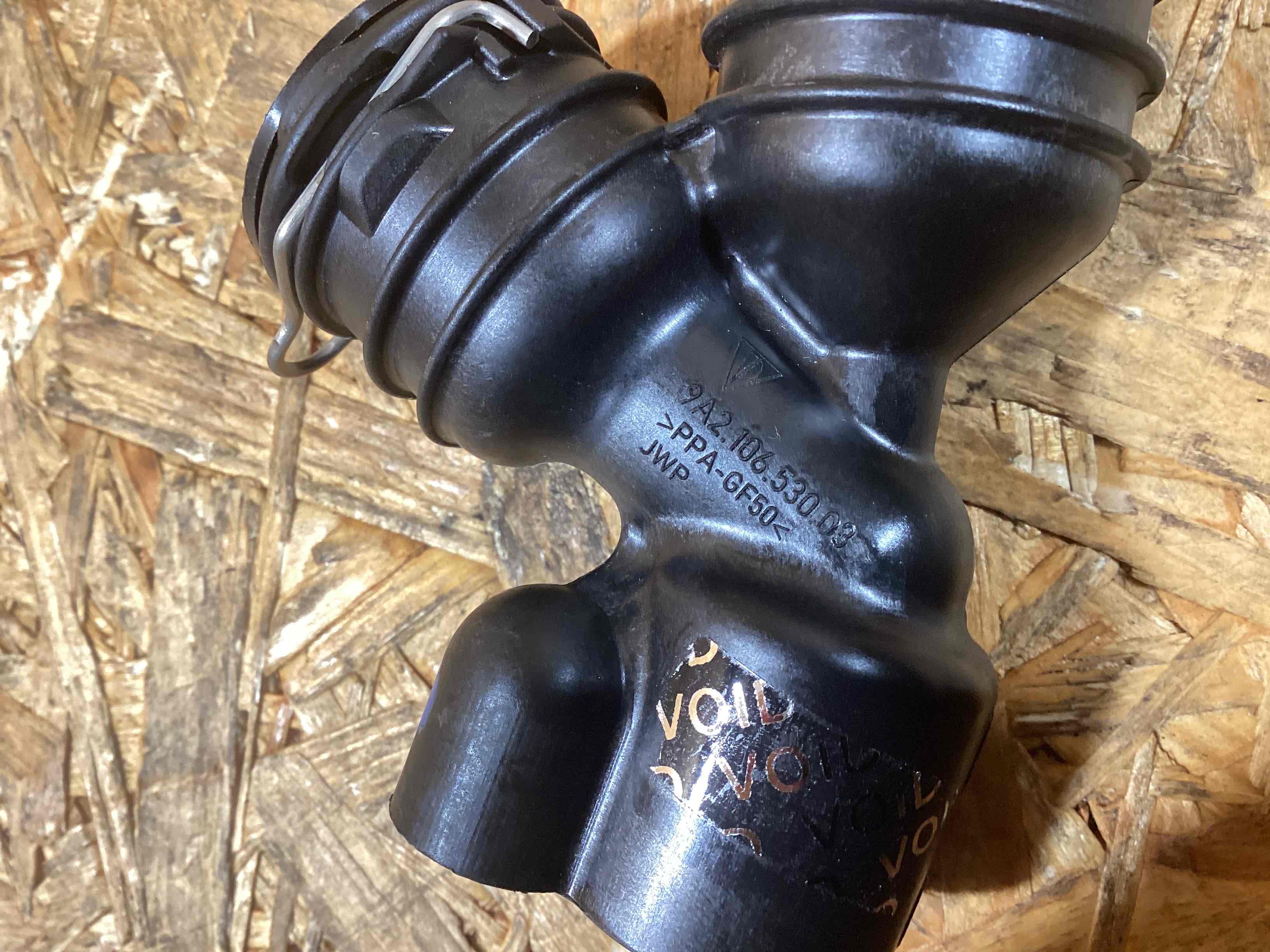 Патрубок Porsche Cayman 241125-129