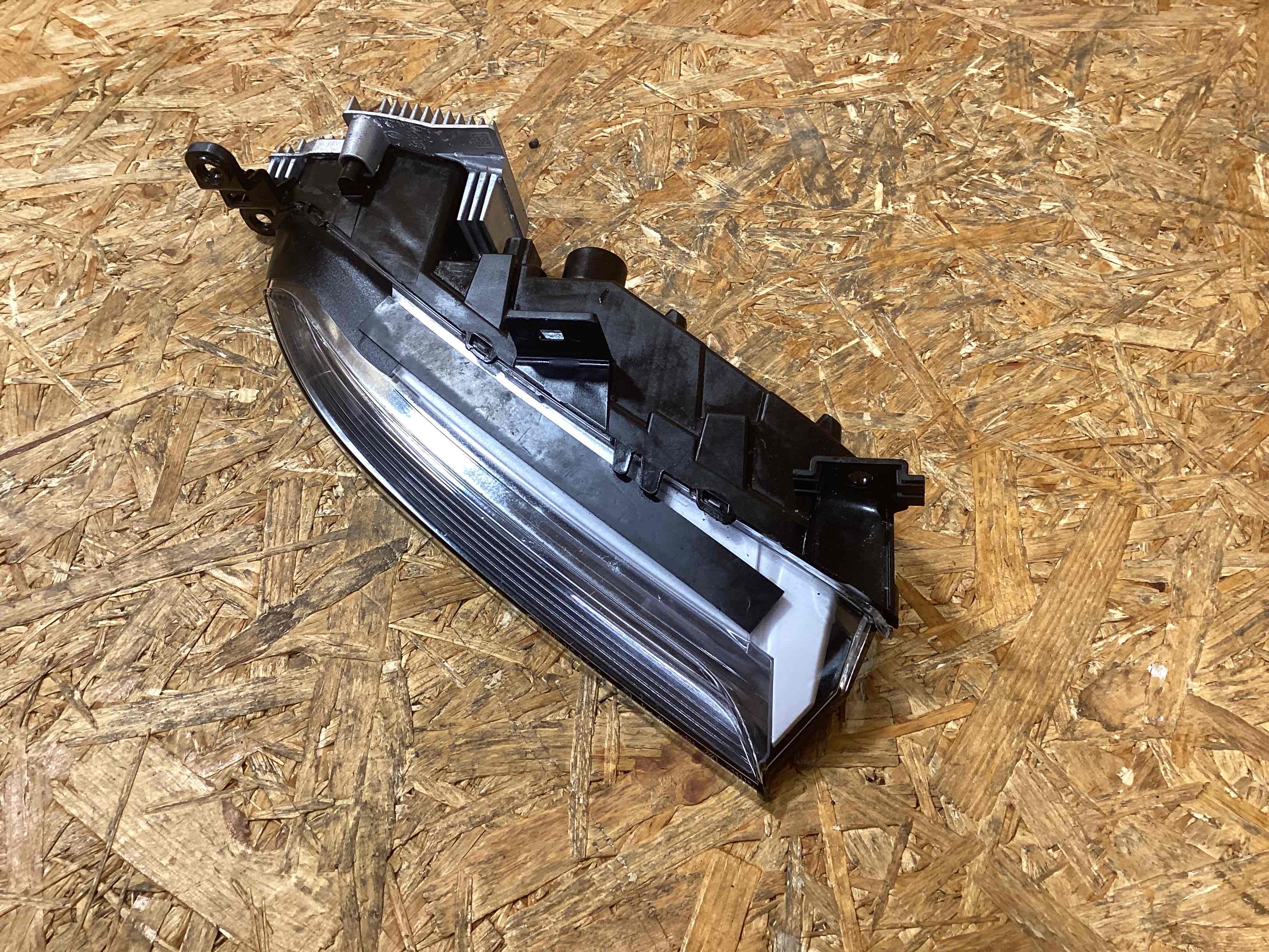 Фара противотуманная Porsche Panamera 241125-130