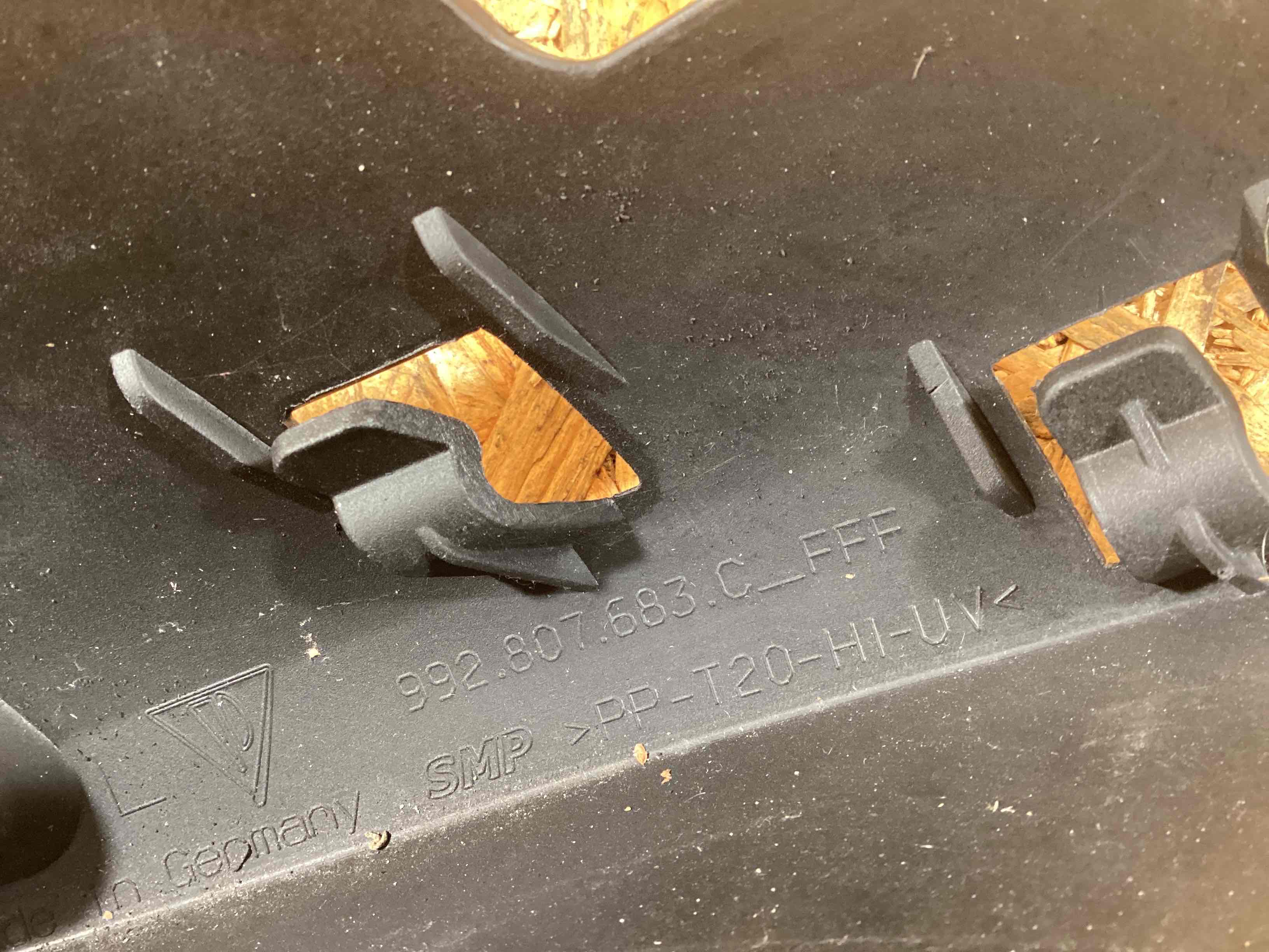 Заглушка, вставка (решетка) в бампер Porsche 911 241125-132