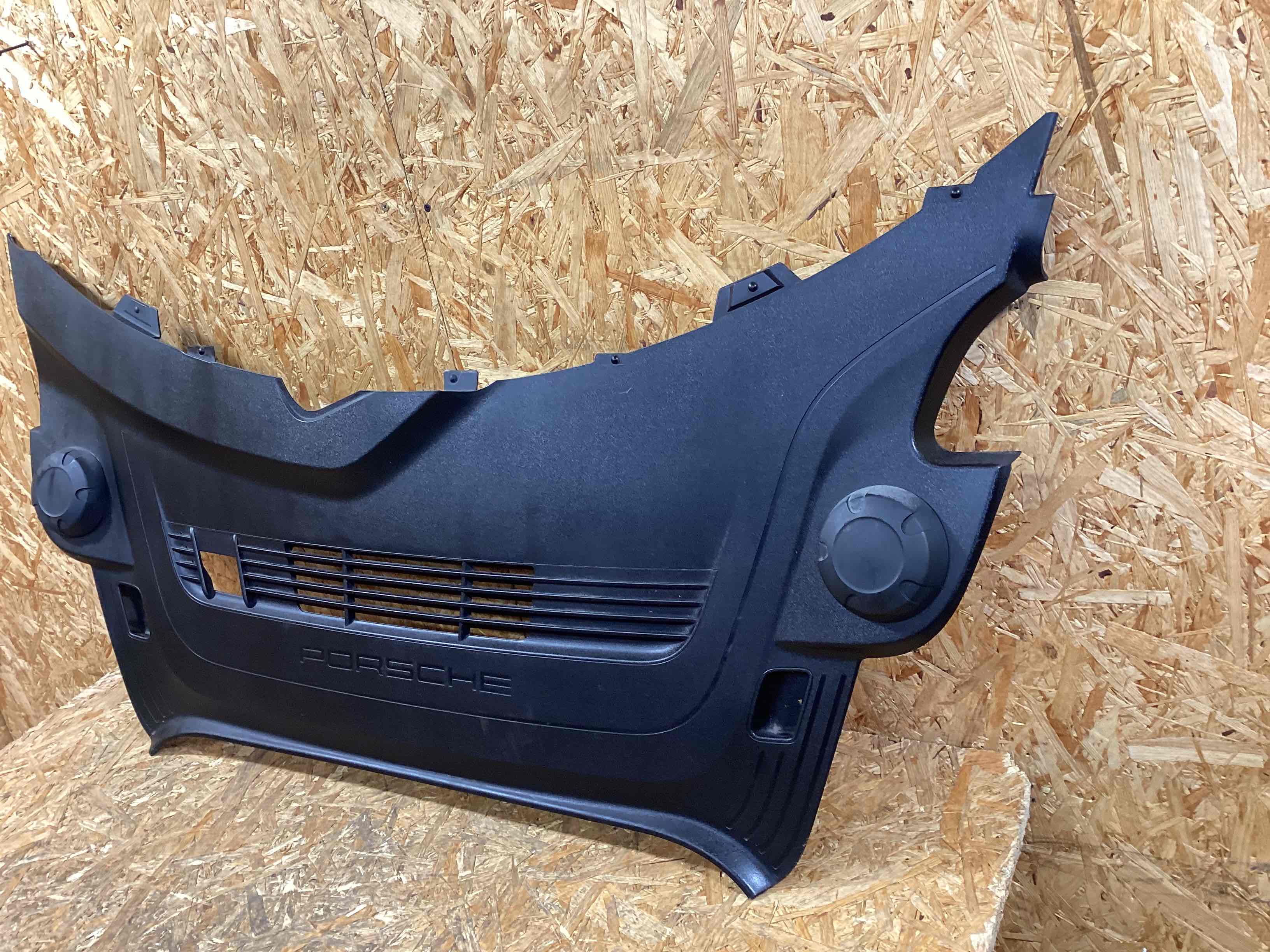 Пластик моторного отсека Porsche 911 250226-102