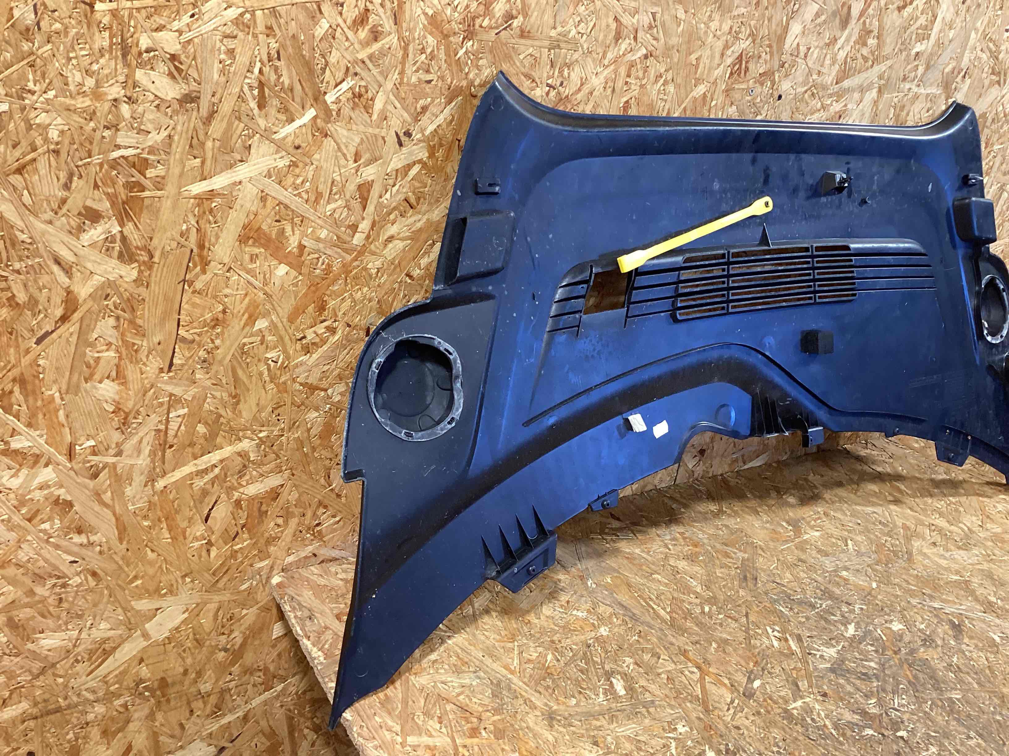 Пластик моторного отсека Porsche 911 250226-102