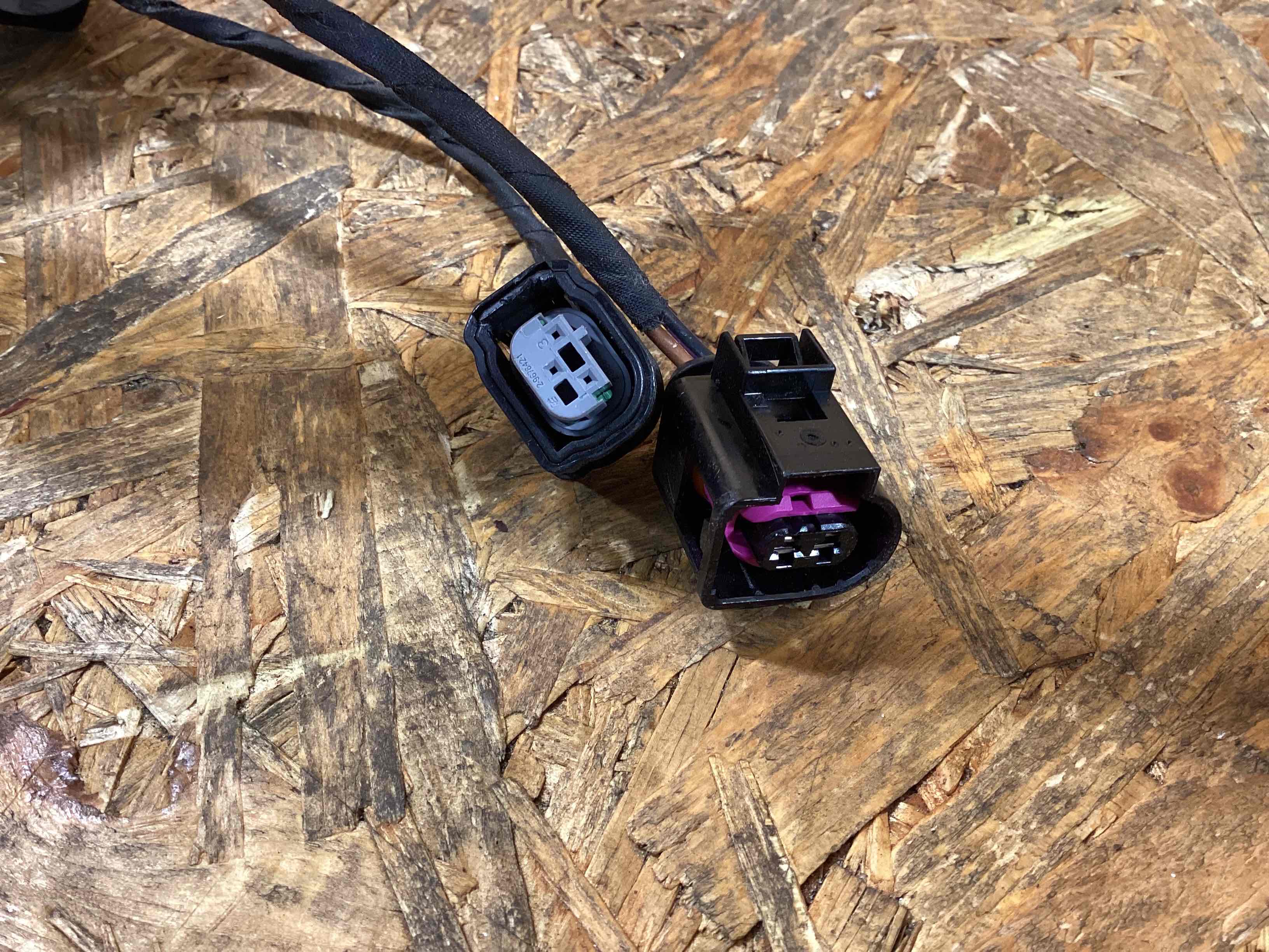 Клапан электромагнитный Porsche Macan 250226-104