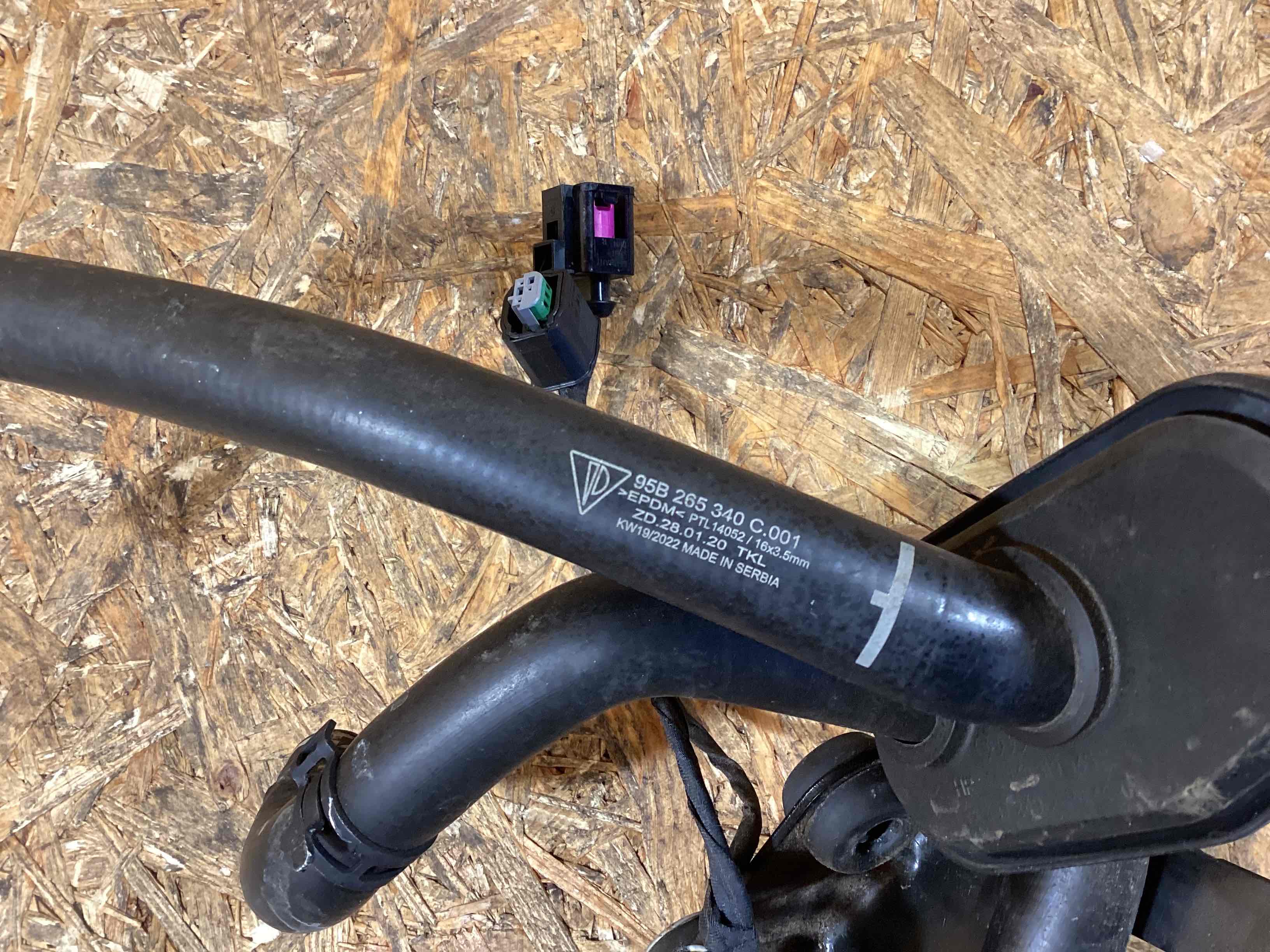 Клапан электромагнитный Porsche Macan 250226-104