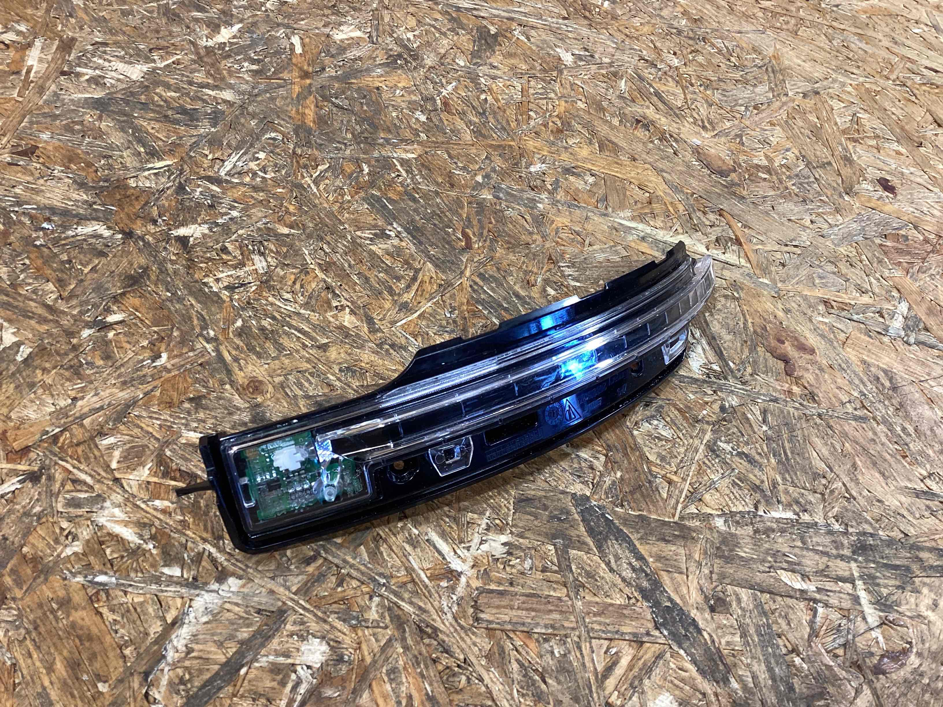 Фонарь (указатель/повторитель поворота, поворотник) Porsche Macan 250226-105