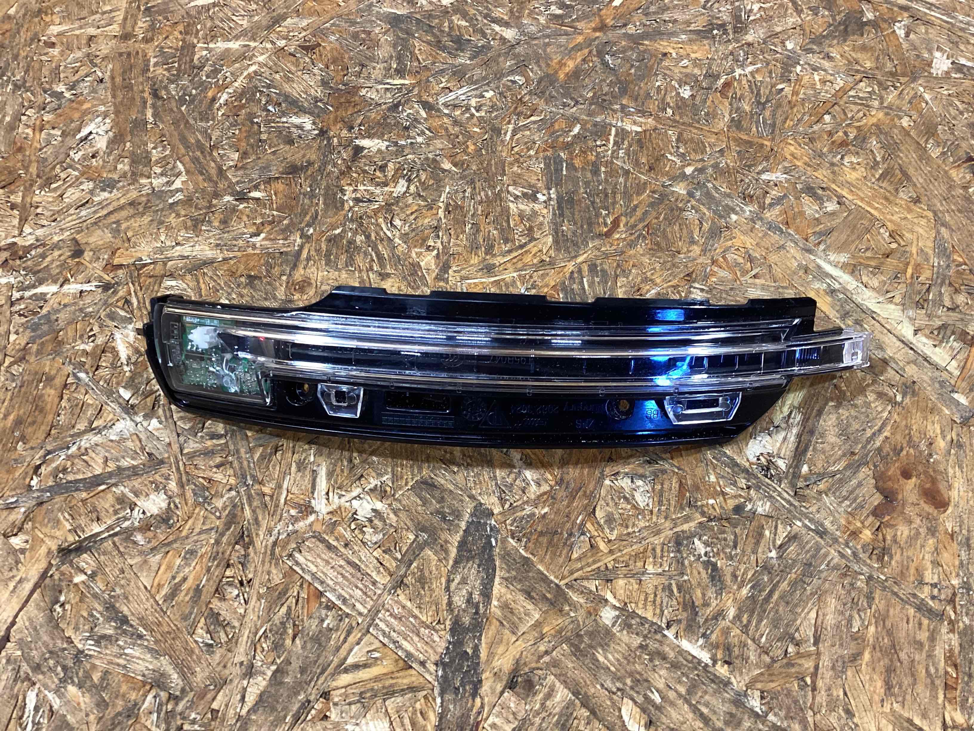 Фонарь (указатель/повторитель поворота, поворотник) Porsche Macan 250226-105