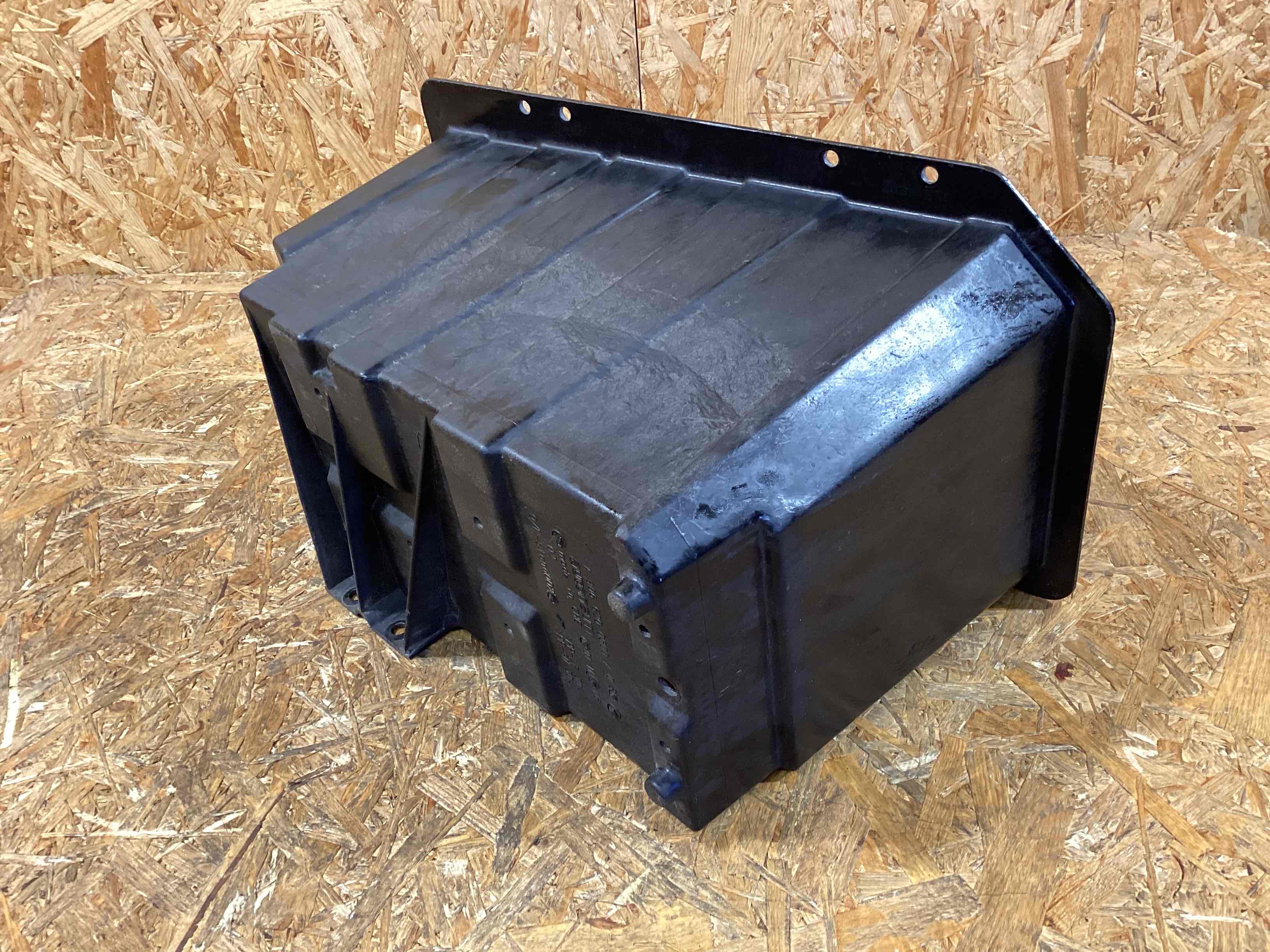 Аккумуляторная батарея, конвертор, проводка, крепление и др. Mercedes Sprinter 250226-106