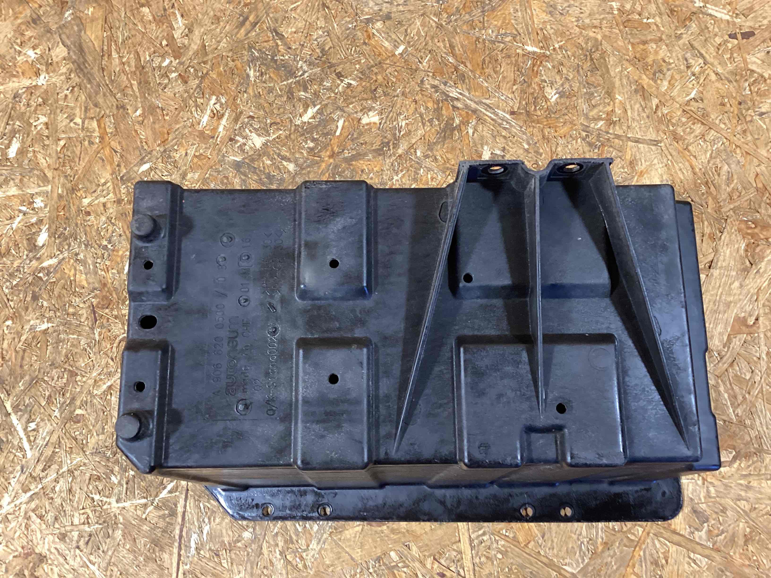 Аккумуляторная батарея, конвертор, проводка, крепление и др. Mercedes Sprinter 250226-106