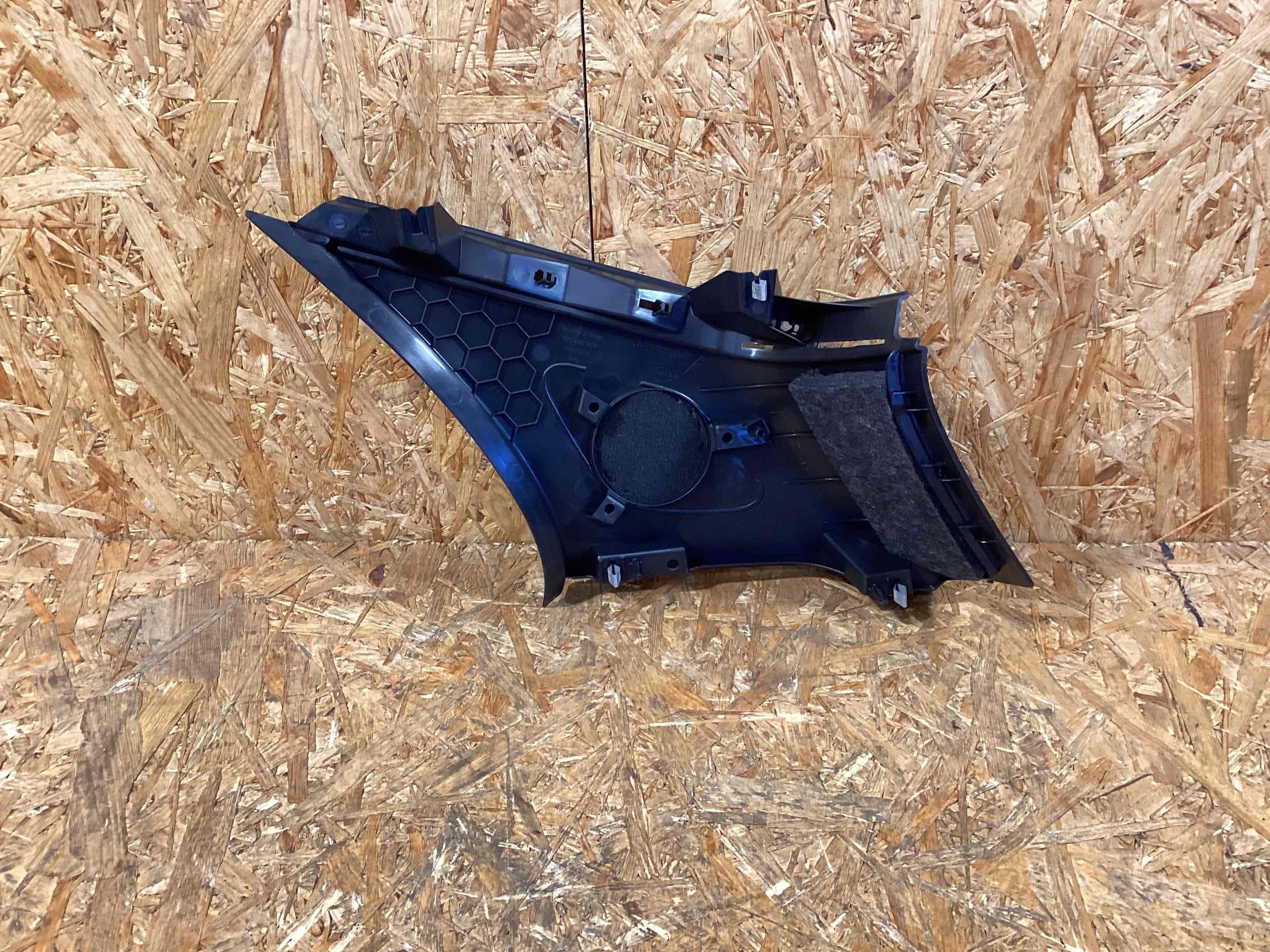 Элемент отделки салона, багажника Porsche Macan 250226-108