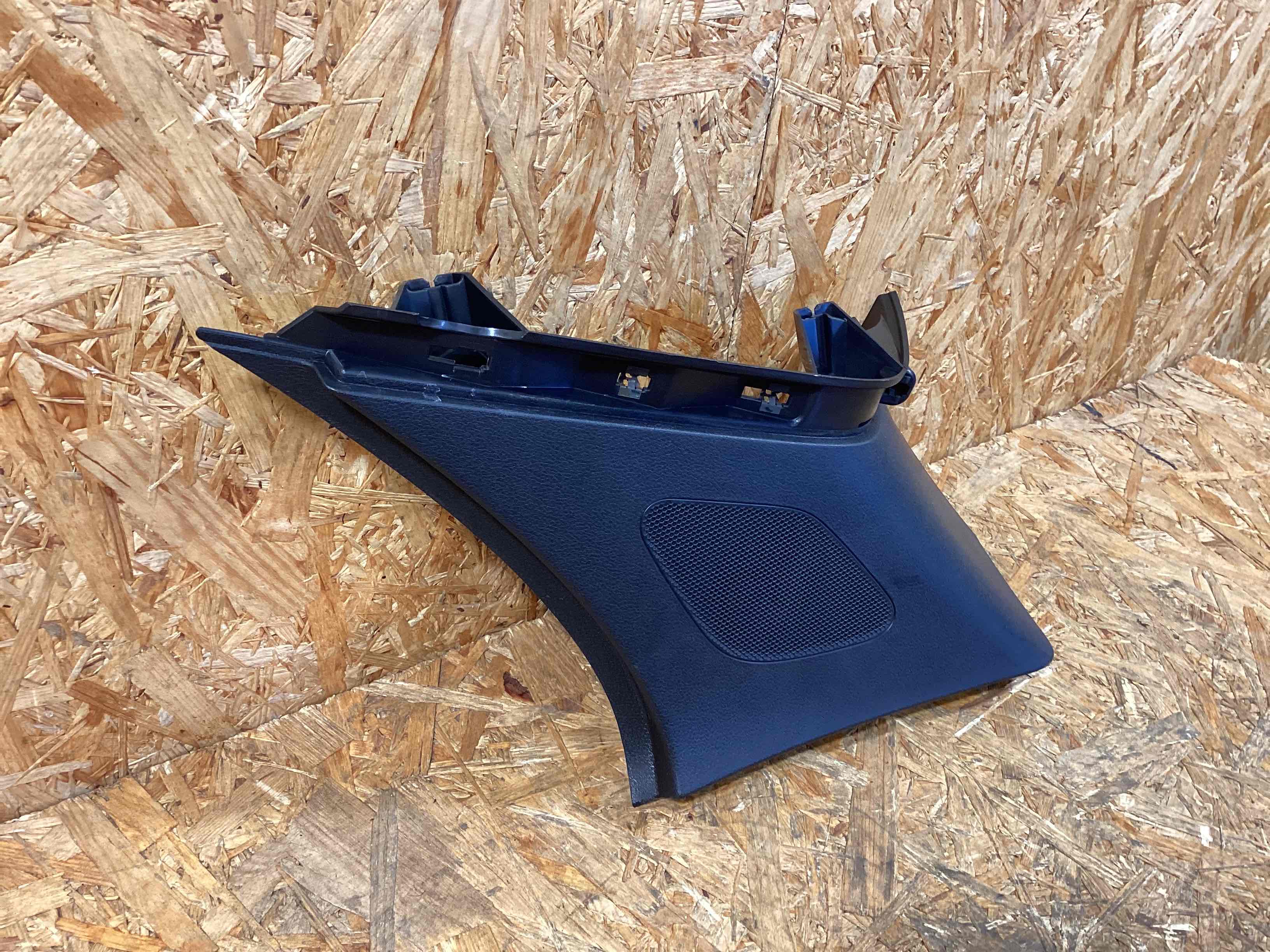 Элемент отделки салона, багажника Porsche Macan 250226-109