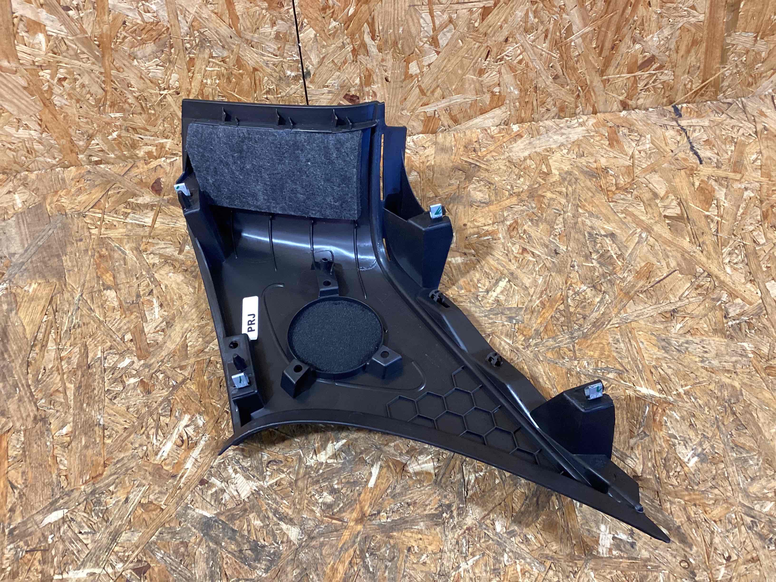 Элемент отделки салона, багажника Porsche Macan 250226-109