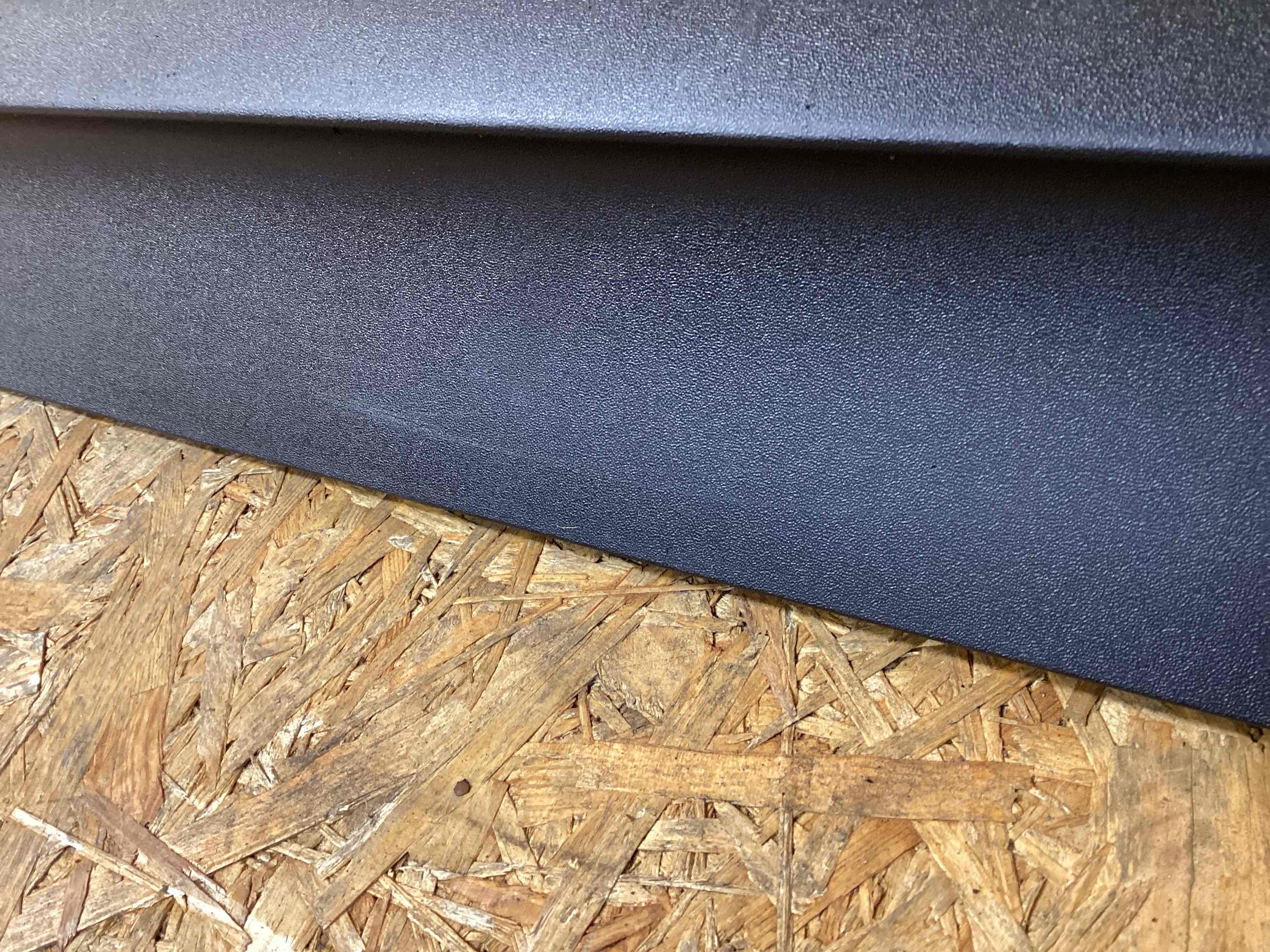 Молдинг двери передней левой Porsche Cayenne 250226-110