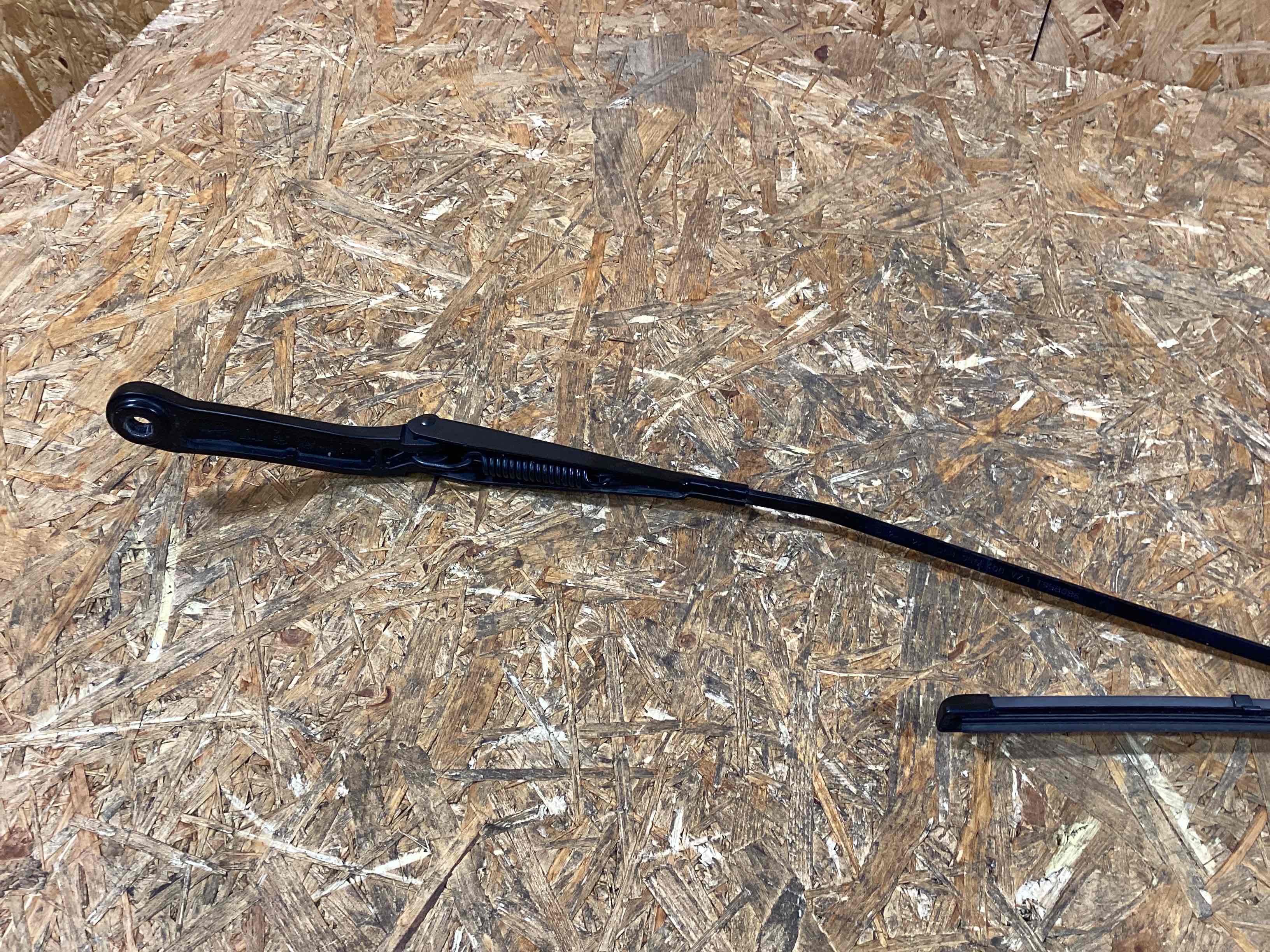 Стеклоочистители (дворники), накладки Porsche Macan 250226-113