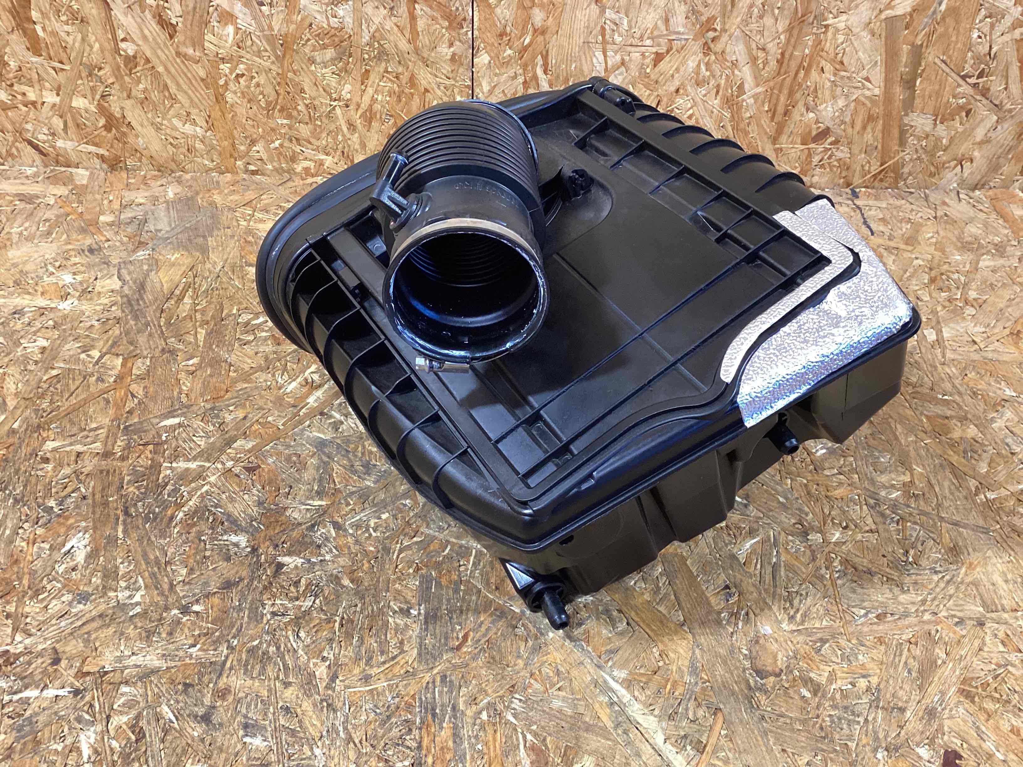 Корпус воздушного фильтра Porsche Macan 250226-118