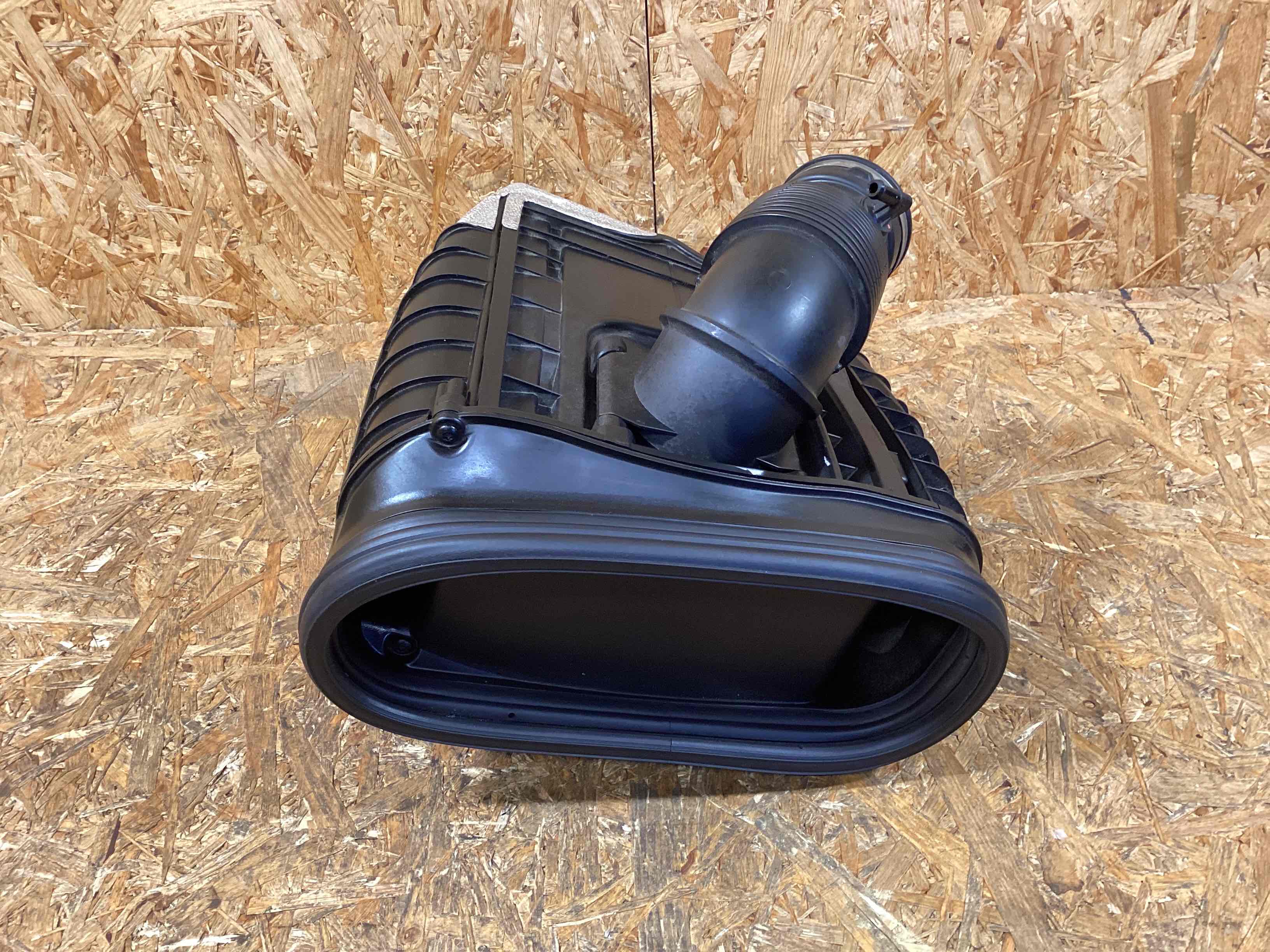 Корпус воздушного фильтра Porsche Macan 250226-118