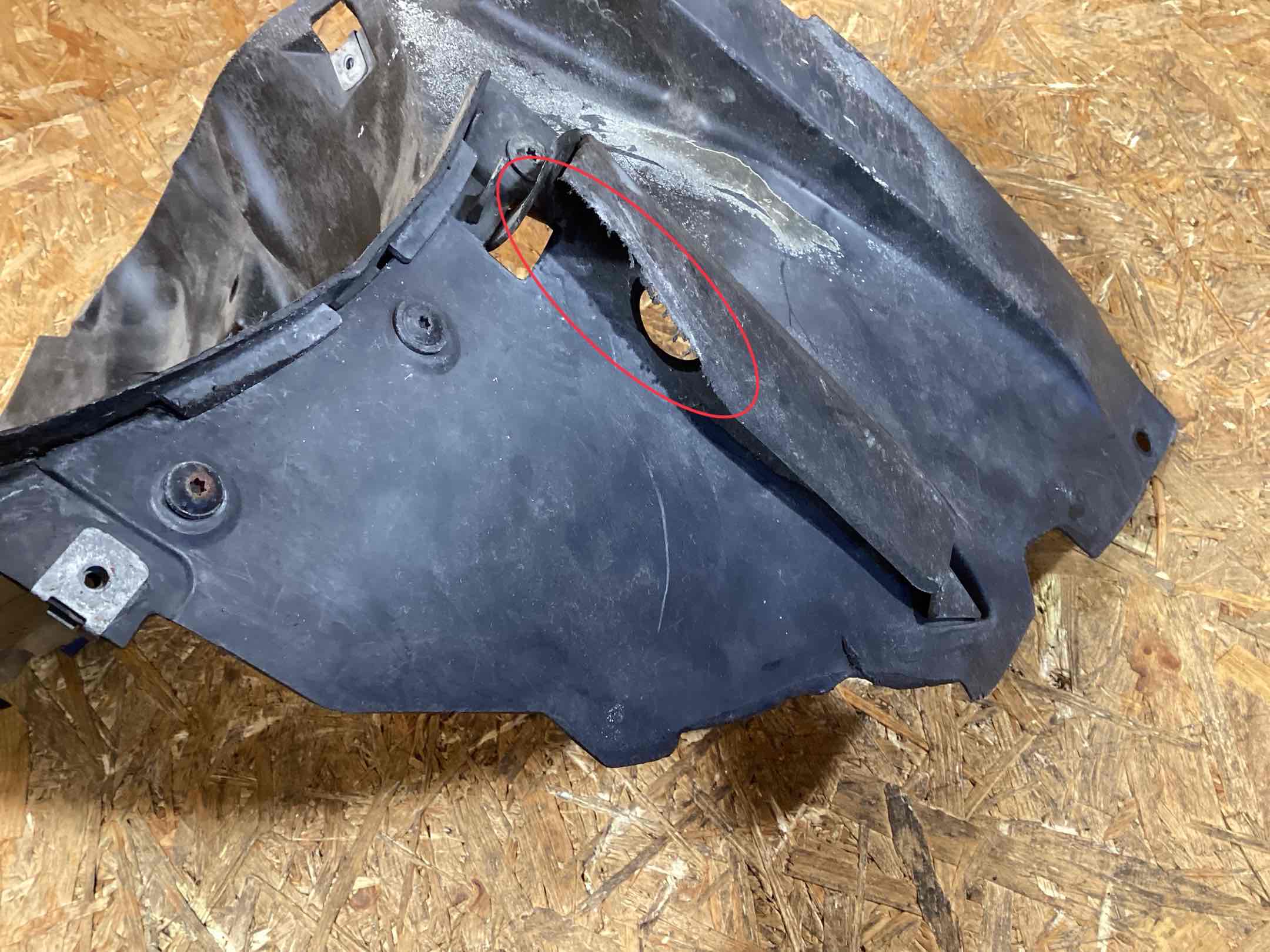 Защита арок передняя левая (подкрылок) Porsche 911 250226-119