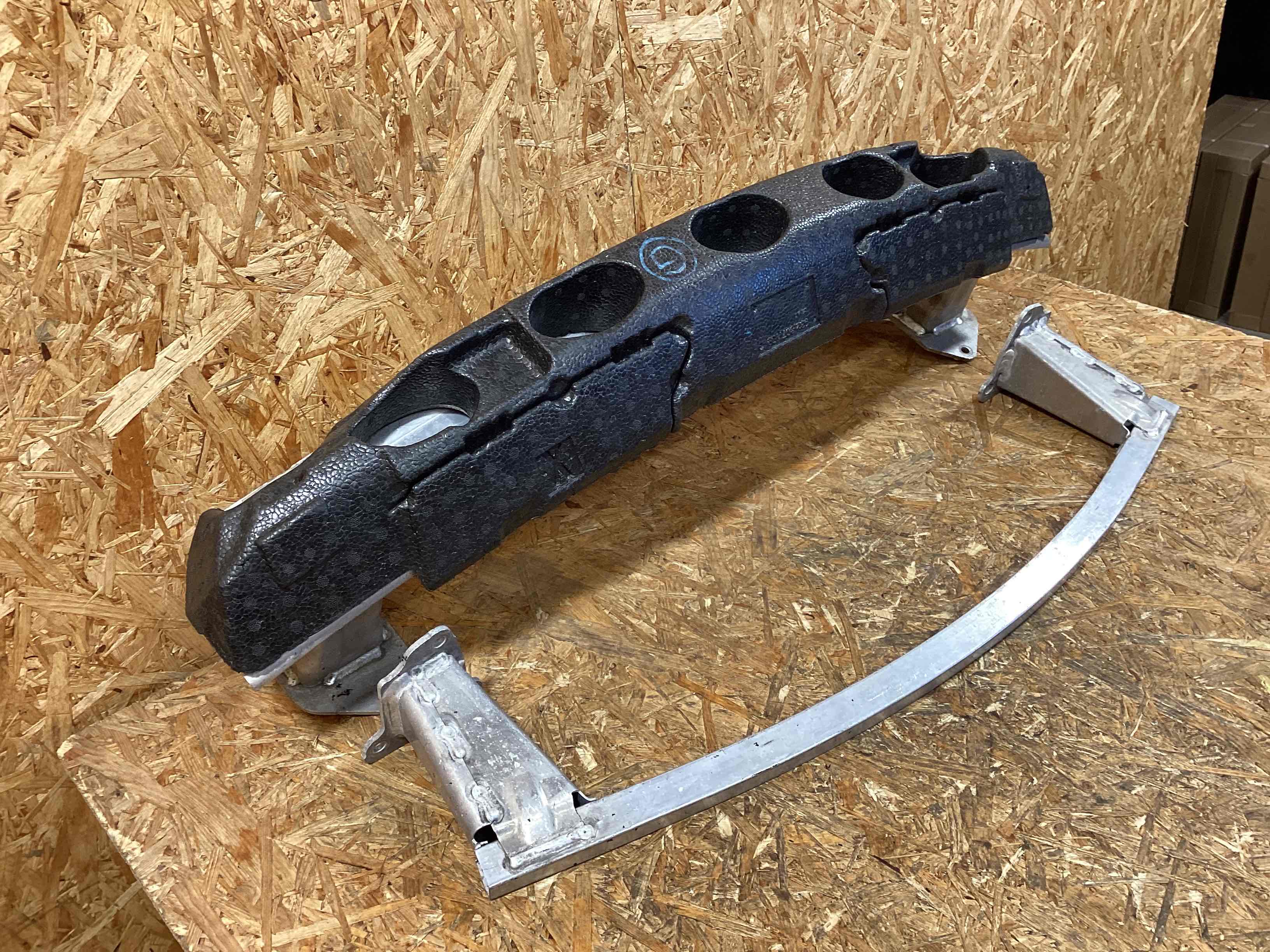 Усилитель бампера переднего Porsche 911 250226-125