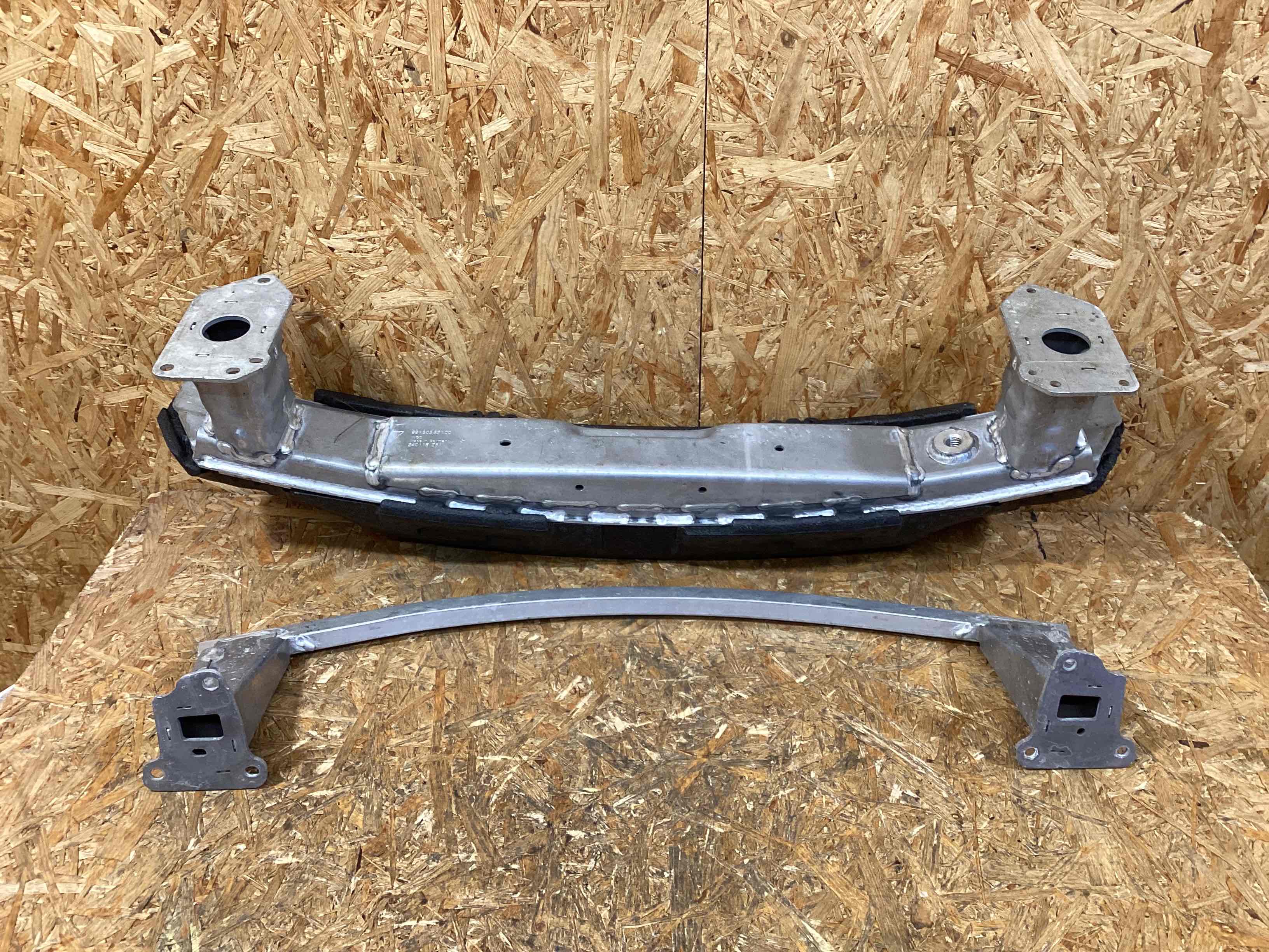 Усилитель бампера переднего Porsche 911 250226-125