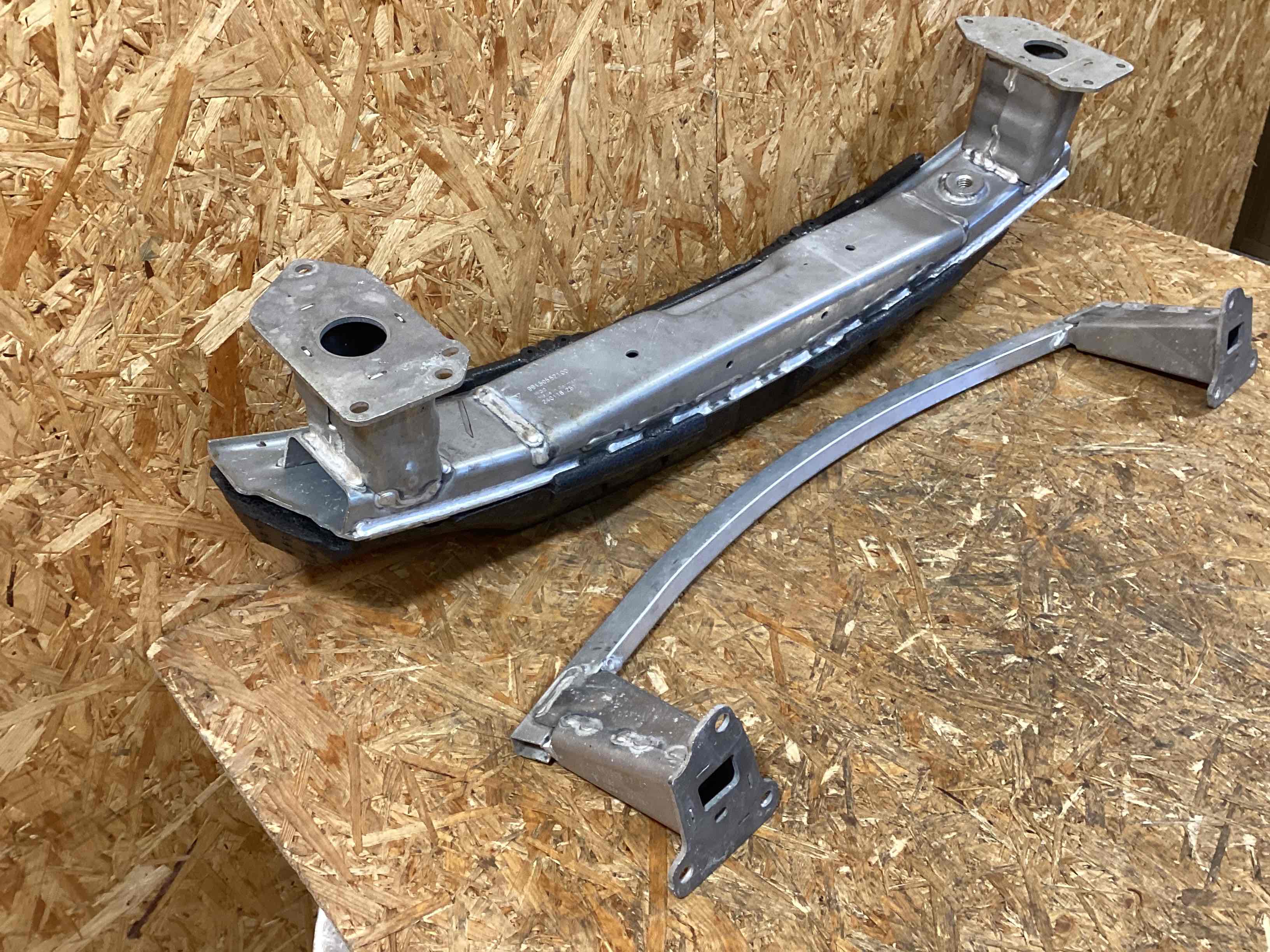 Усилитель бампера переднего Porsche 911 250226-125