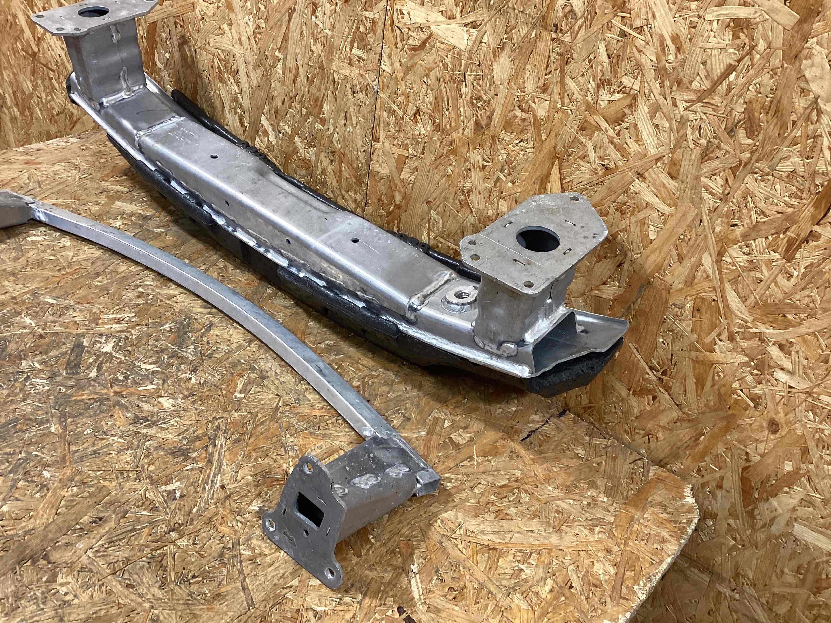 Усилитель бампера переднего Porsche 911 250226-125