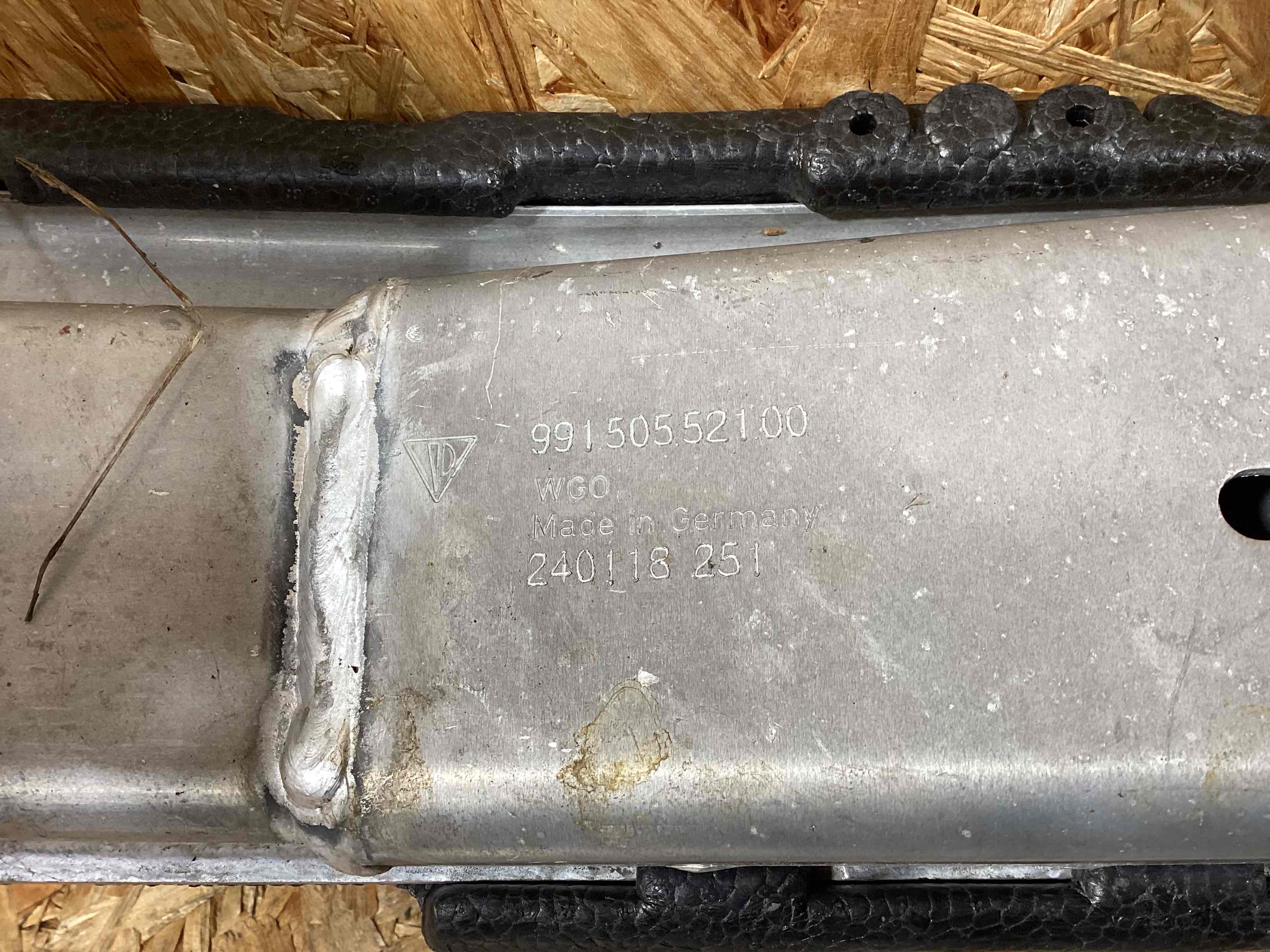 Усилитель бампера переднего Porsche 911 250226-125