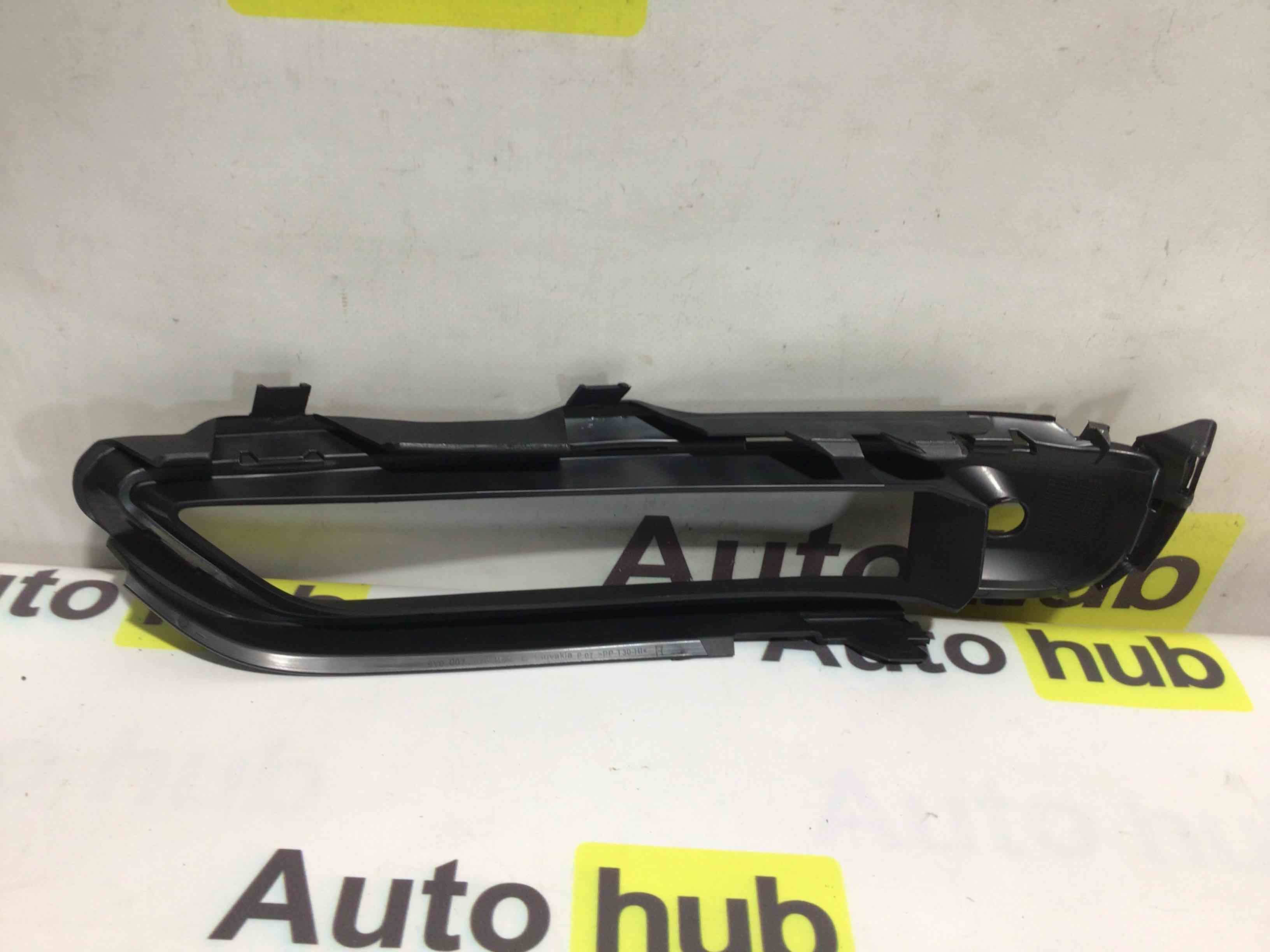 Заглушка, вставка (решетка) в бампер Porsche Cayenne 250326-017