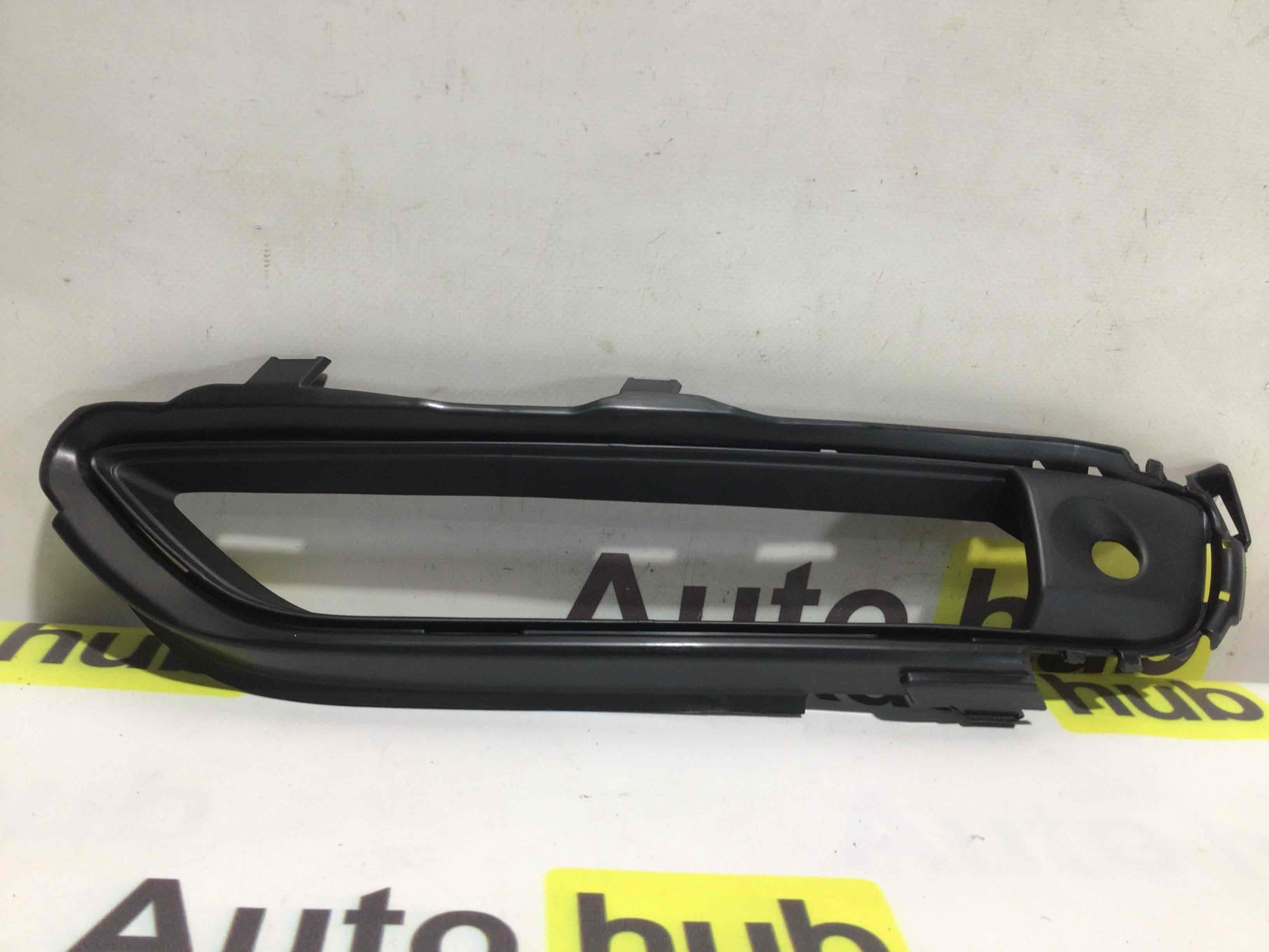 Заглушка, вставка (решетка) в бампер Porsche Cayenne 250326-019