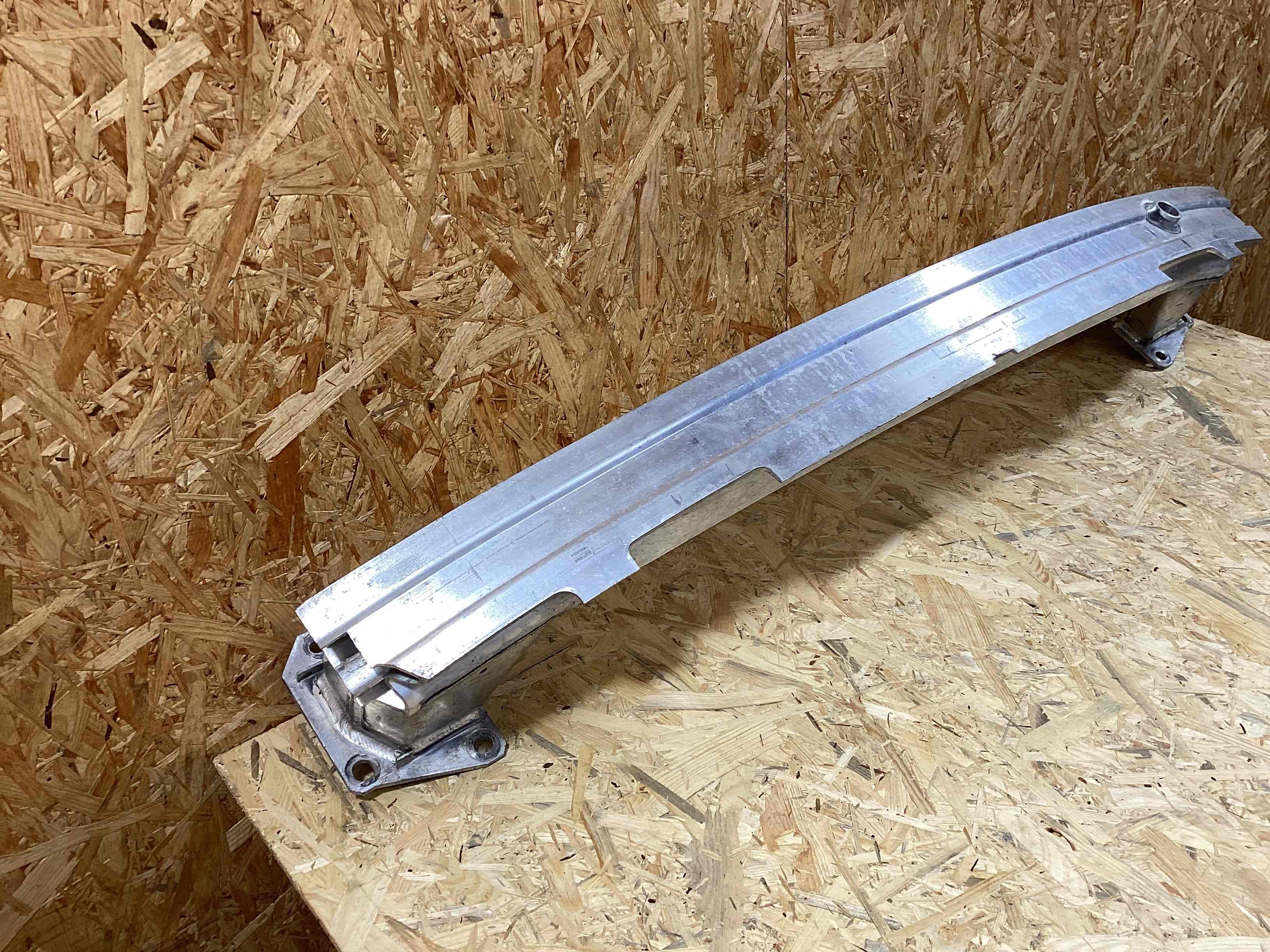 Усилитель бампера заднего Porsche Panamera 250326-104