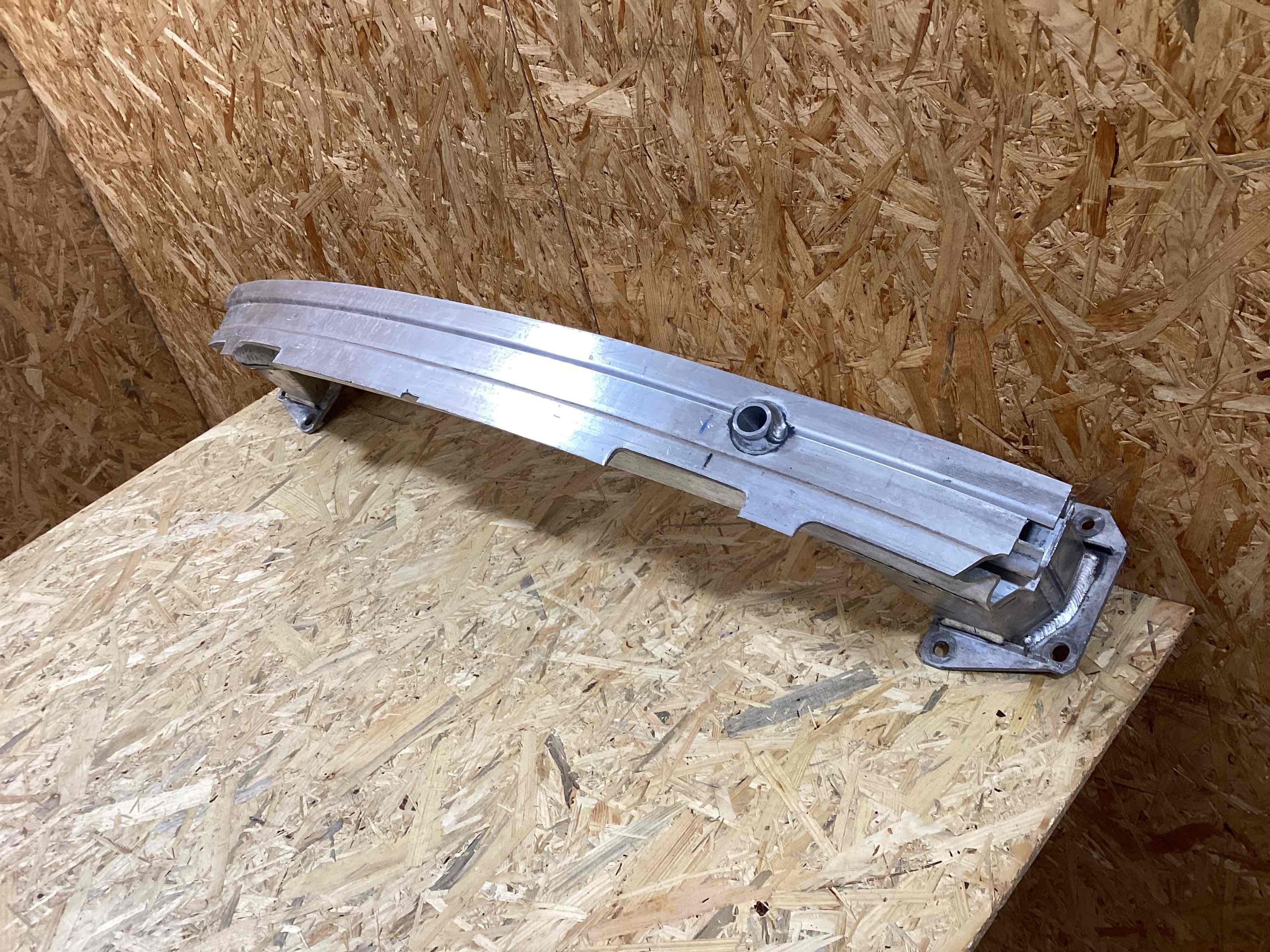 Усилитель бампера заднего Porsche Panamera 250326-104