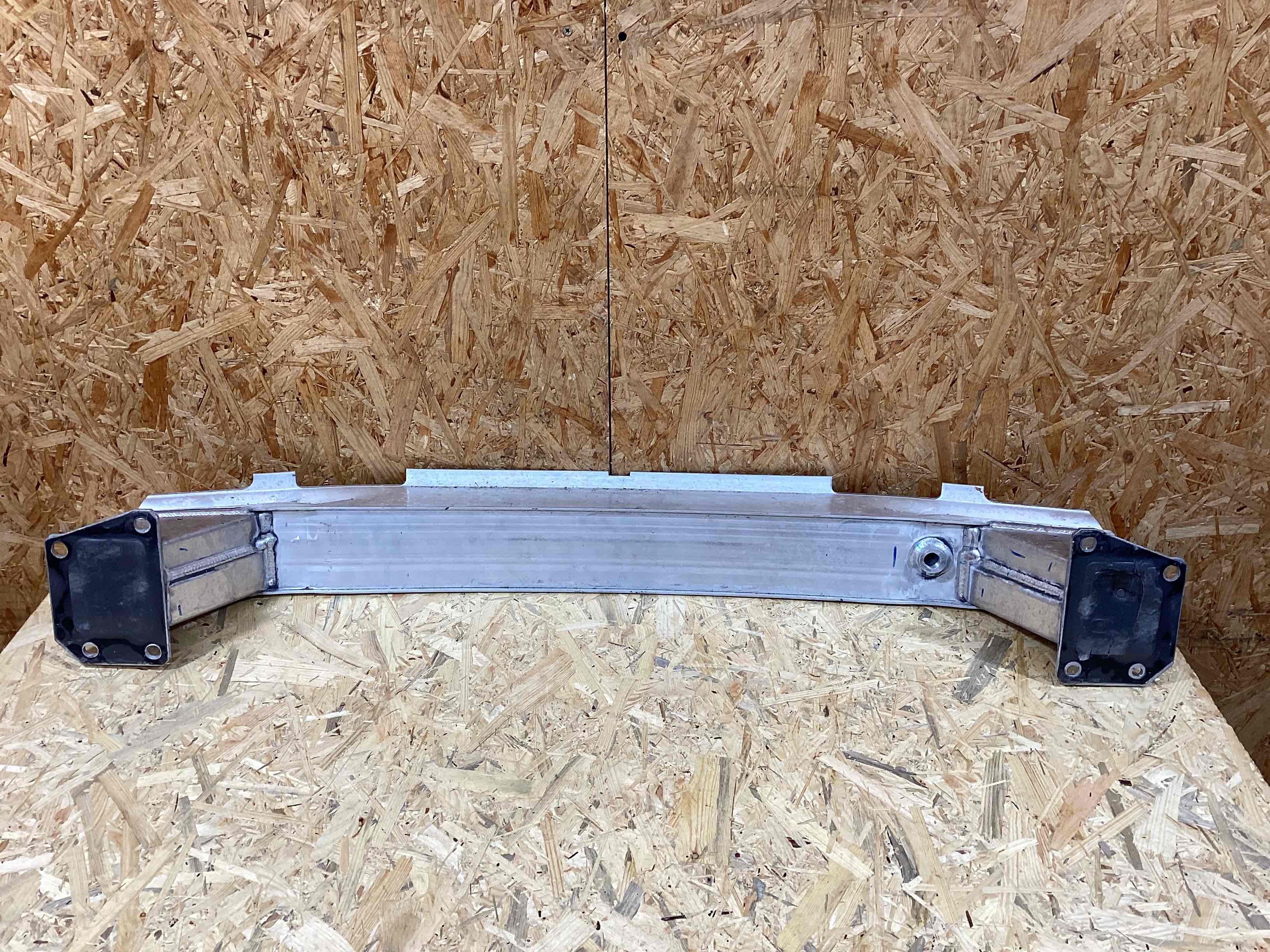 Усилитель бампера заднего Porsche Panamera 250326-104