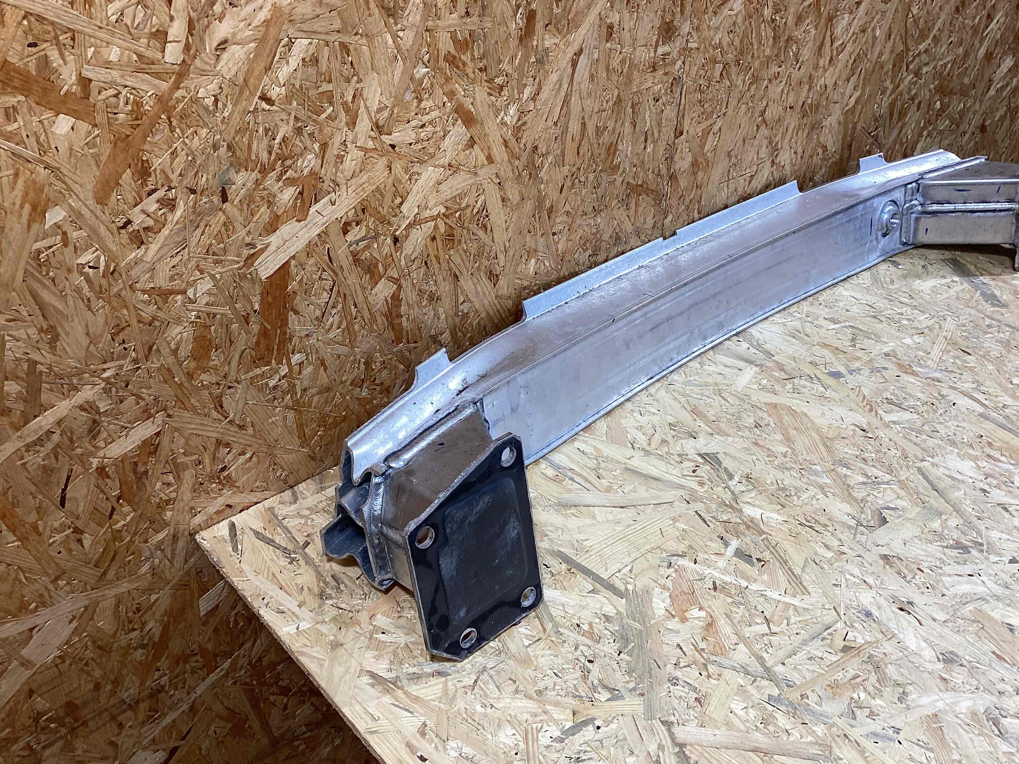 Усилитель бампера заднего Porsche Panamera 250326-104