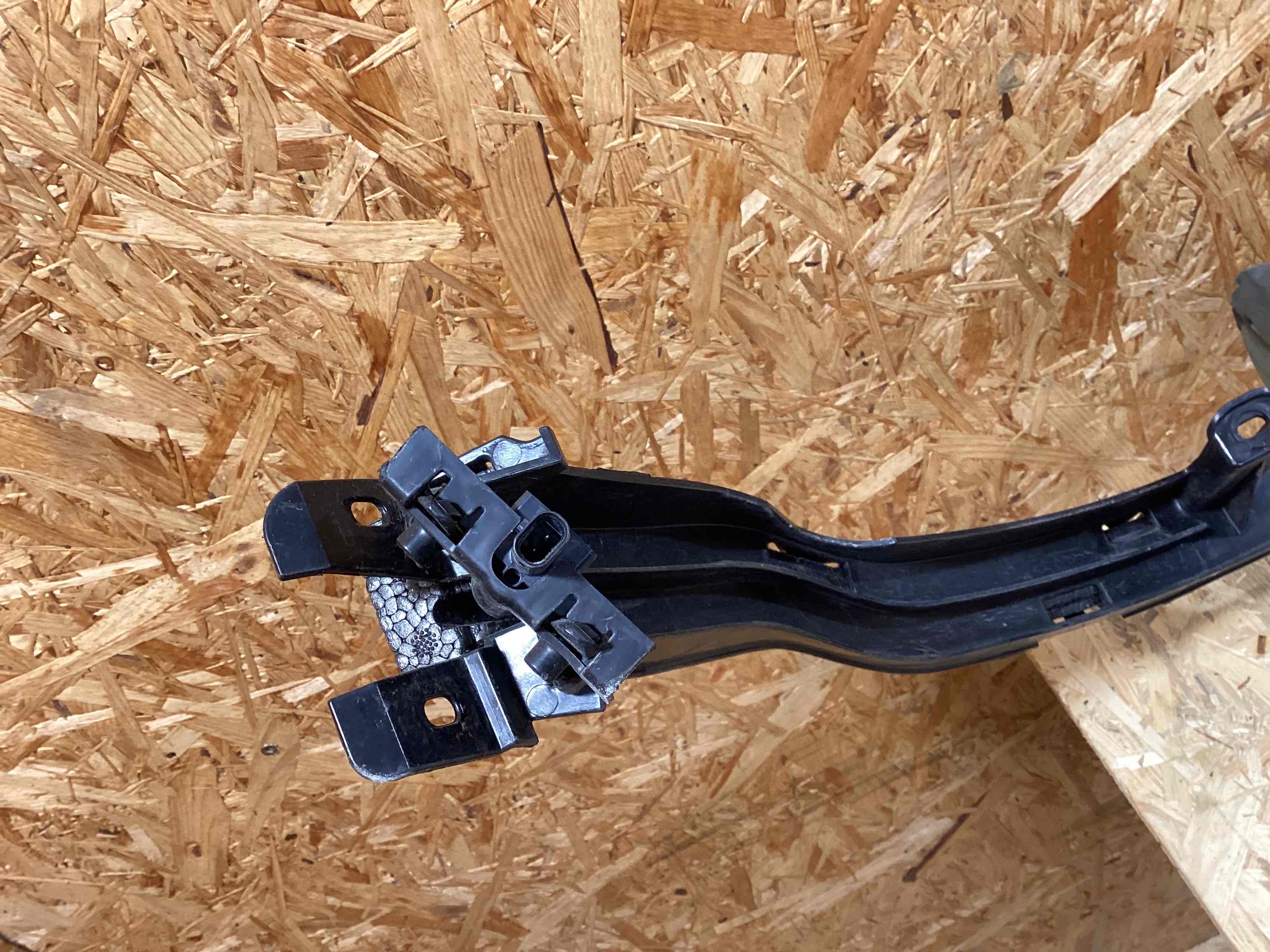 Абсорбер бампера Land Rover Range Rover Evoque L551 250326-108