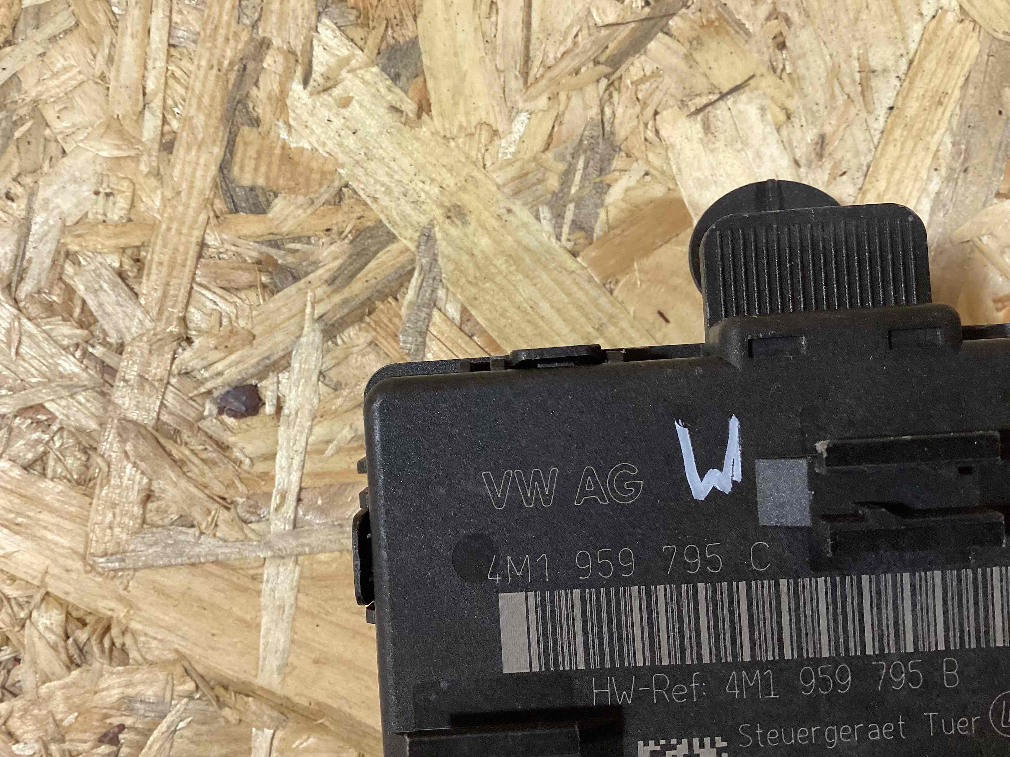 Блок управления (другие) Porsche Panamera 250326-127