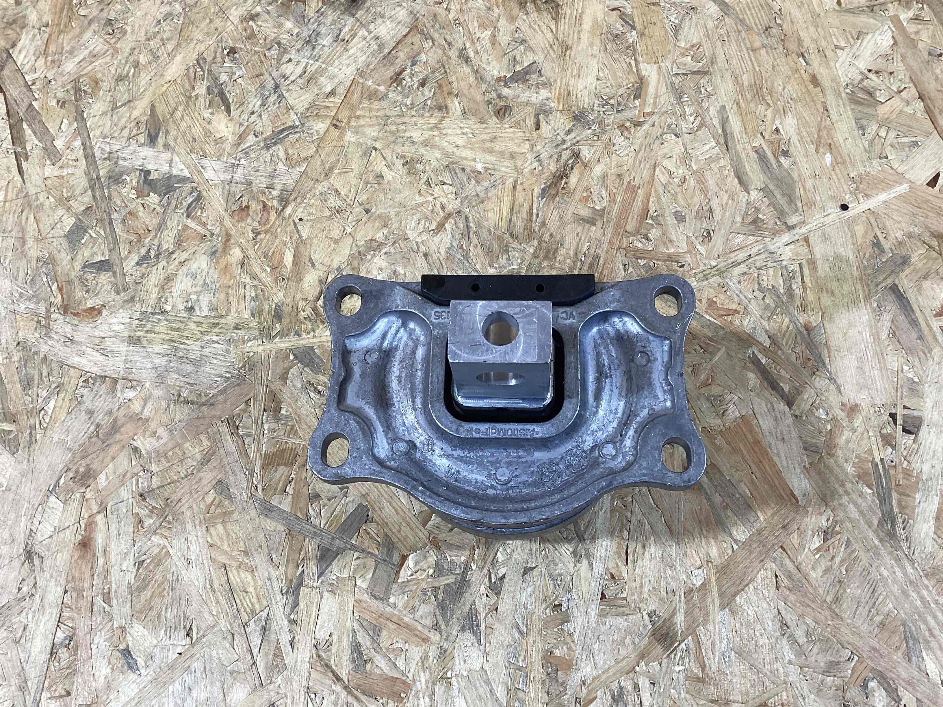 Подушка крепления двигателя Porsche 911 250526-116