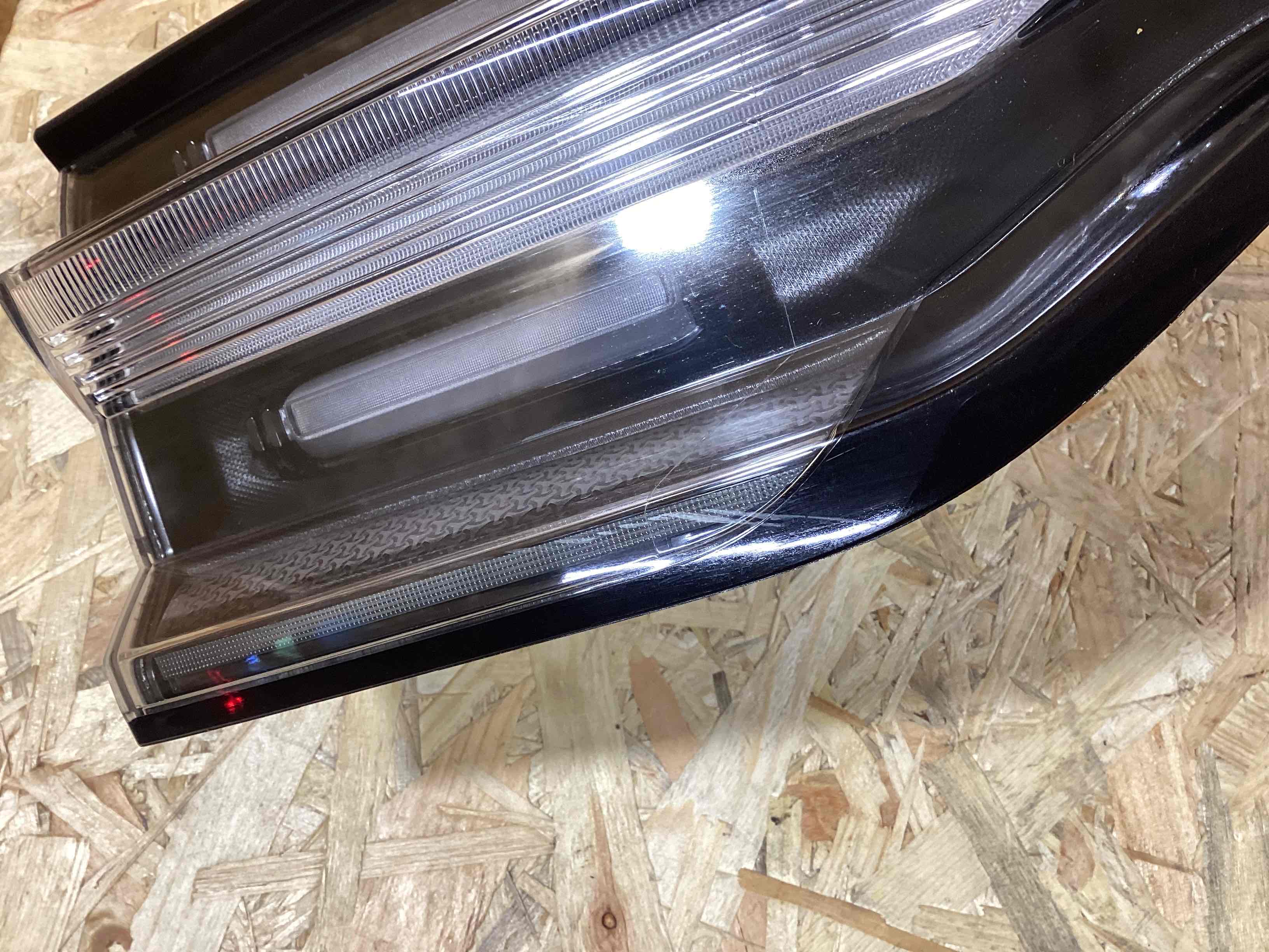 Фонарь стоп-сигнал Porsche Macan 250526-145