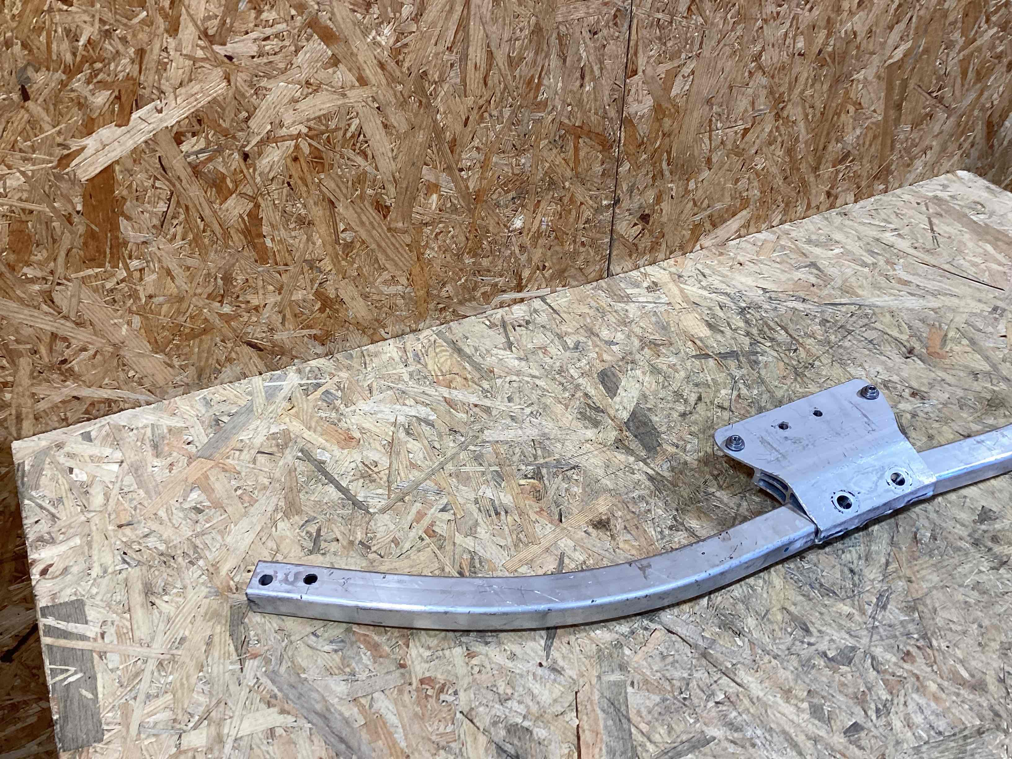 Крепление, кронштейн Porsche Taycan 250626-137