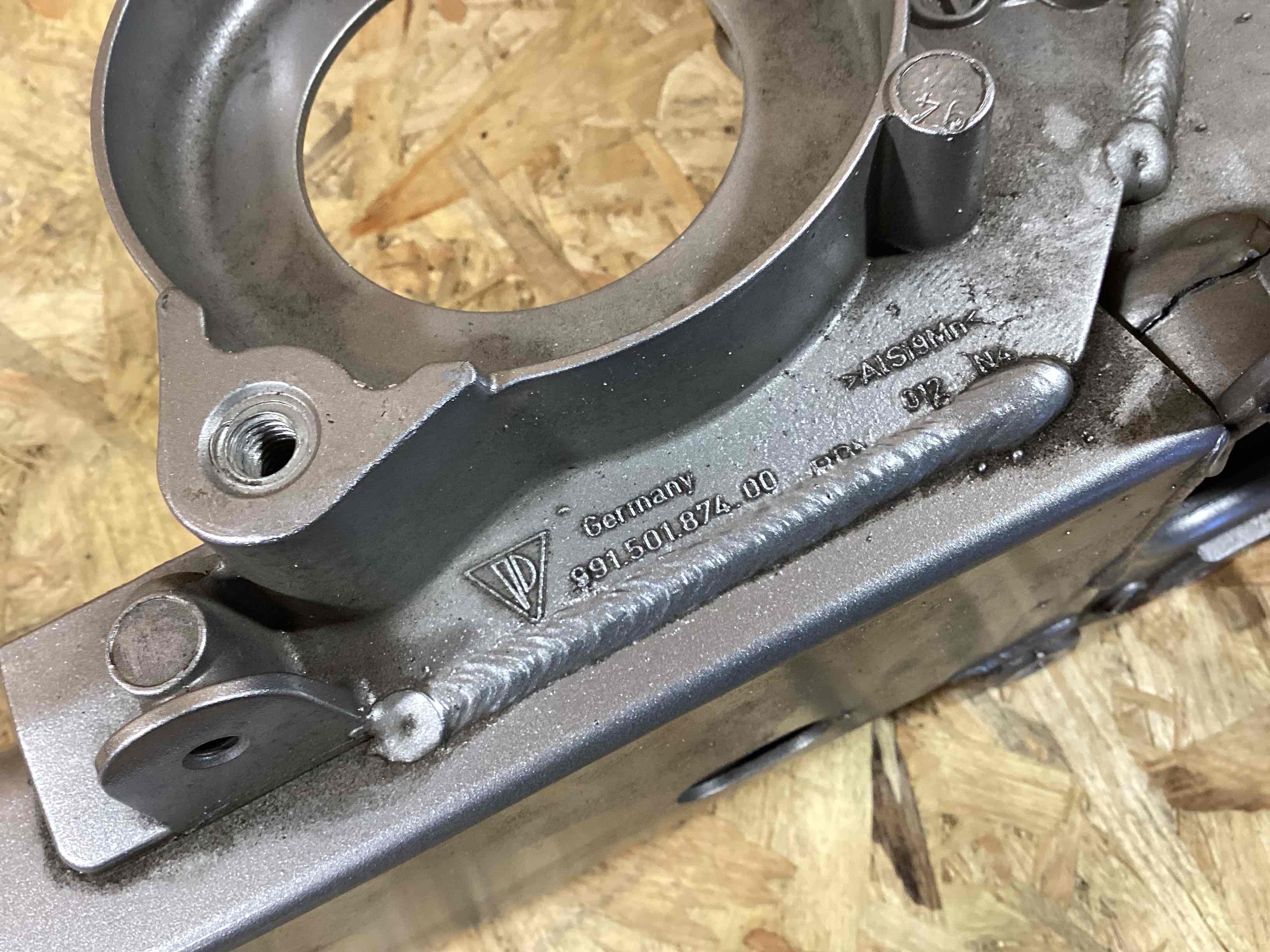 Балка подвески задняя Porsche 911 250626-140