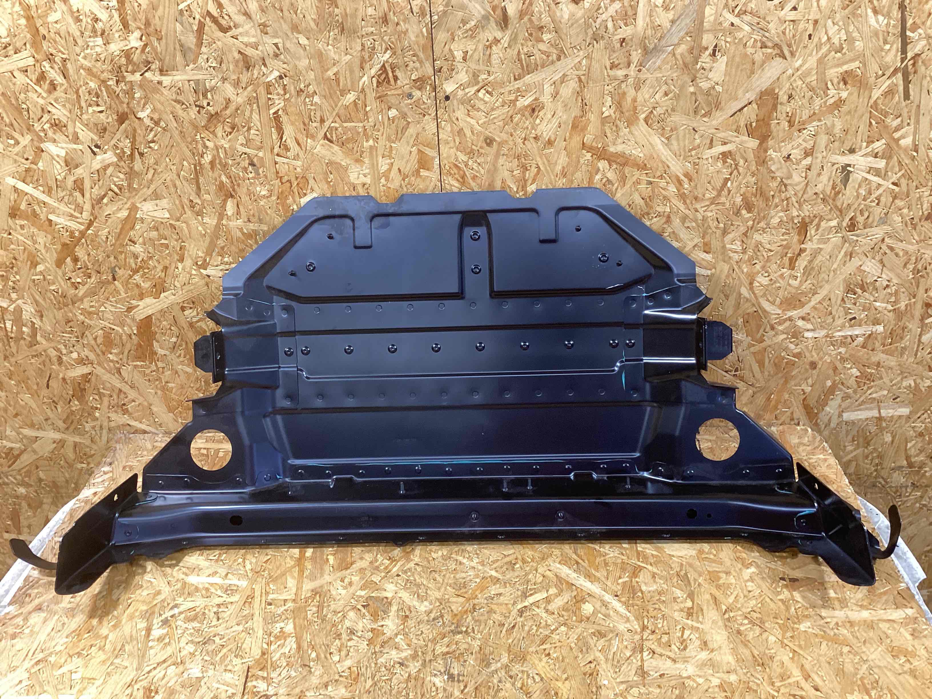 Передняя панель крепления облицовки (телевизор) Porsche 911 250725-114